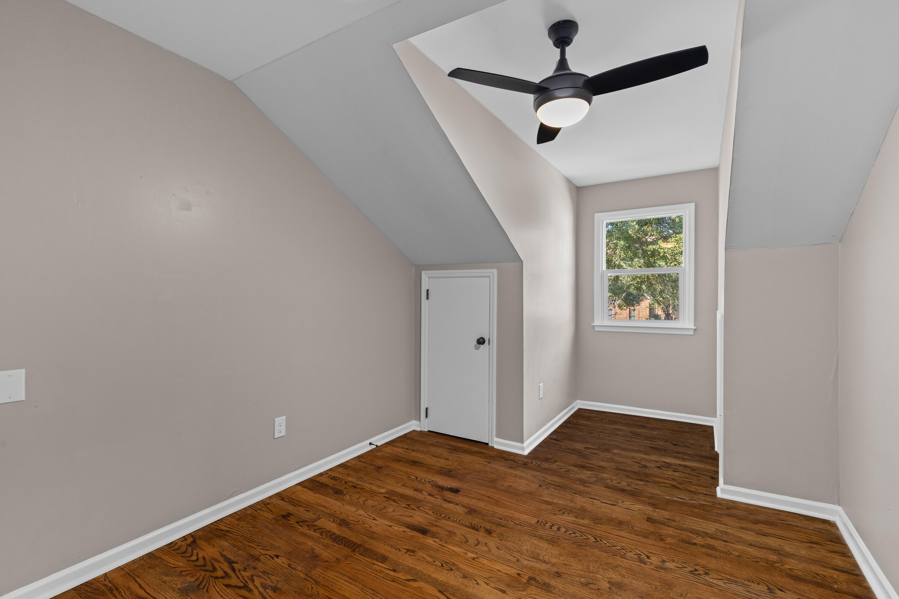 1037 Stonehenge Drive