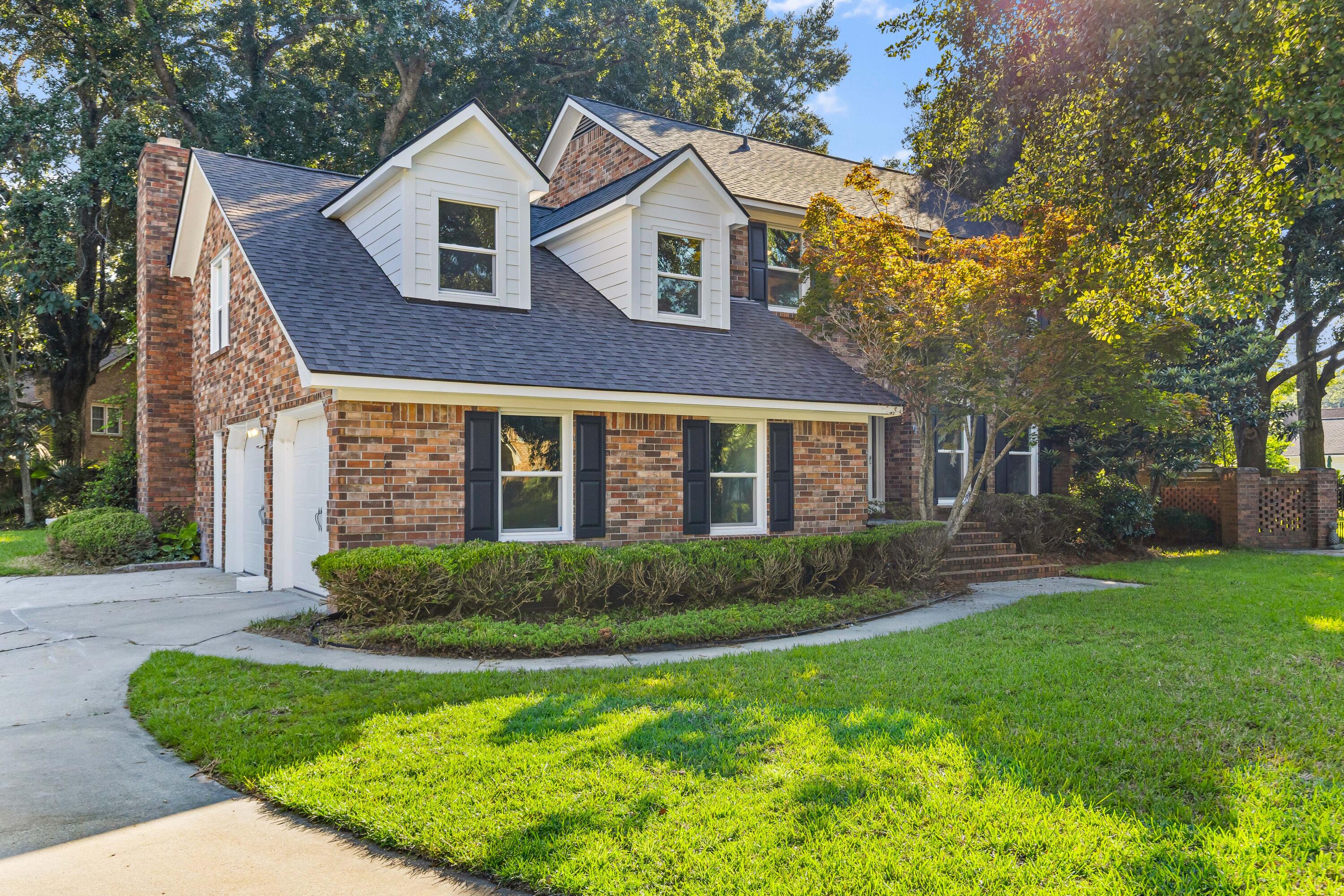 1037 Stonehenge Drive