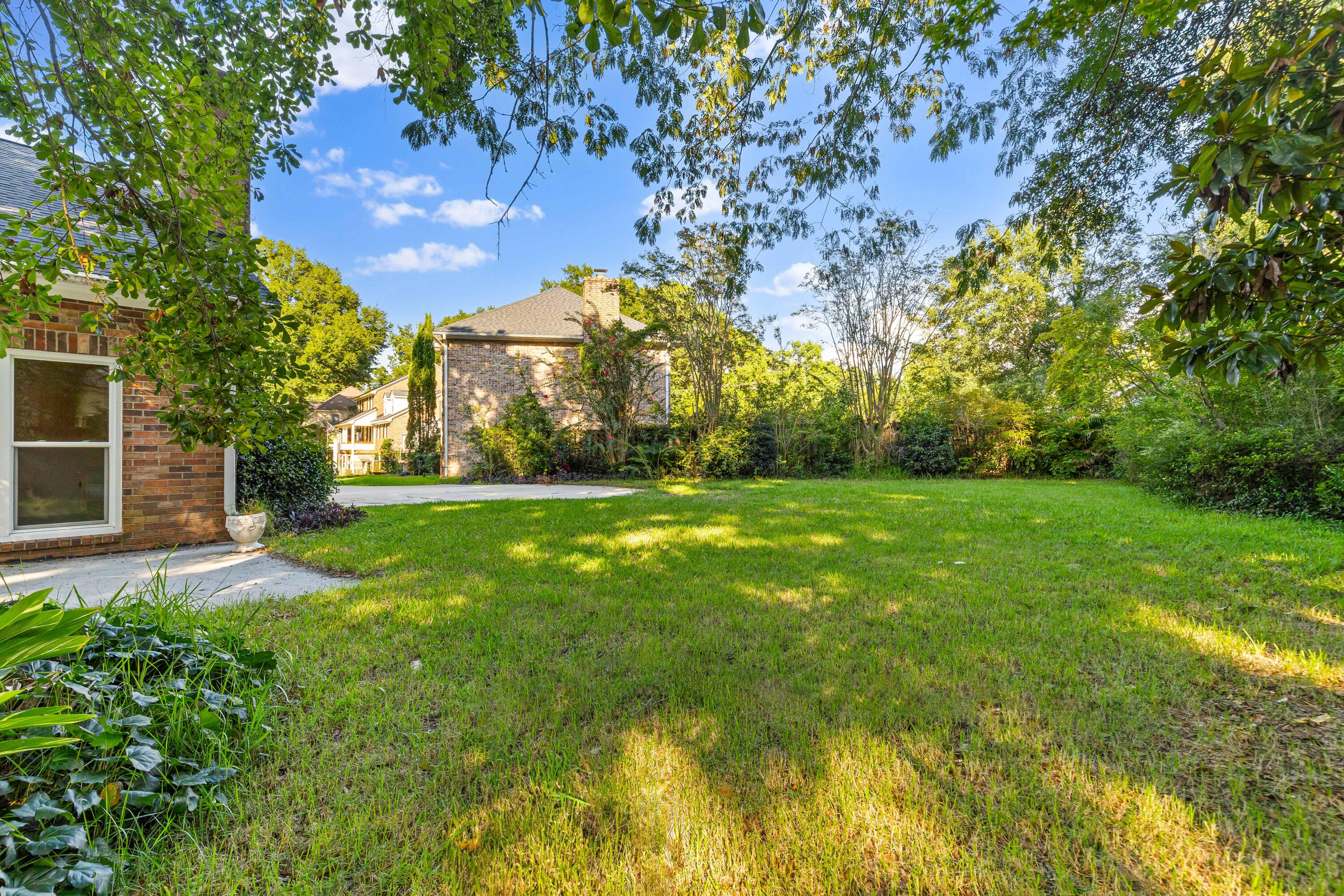 1037 Stonehenge Drive