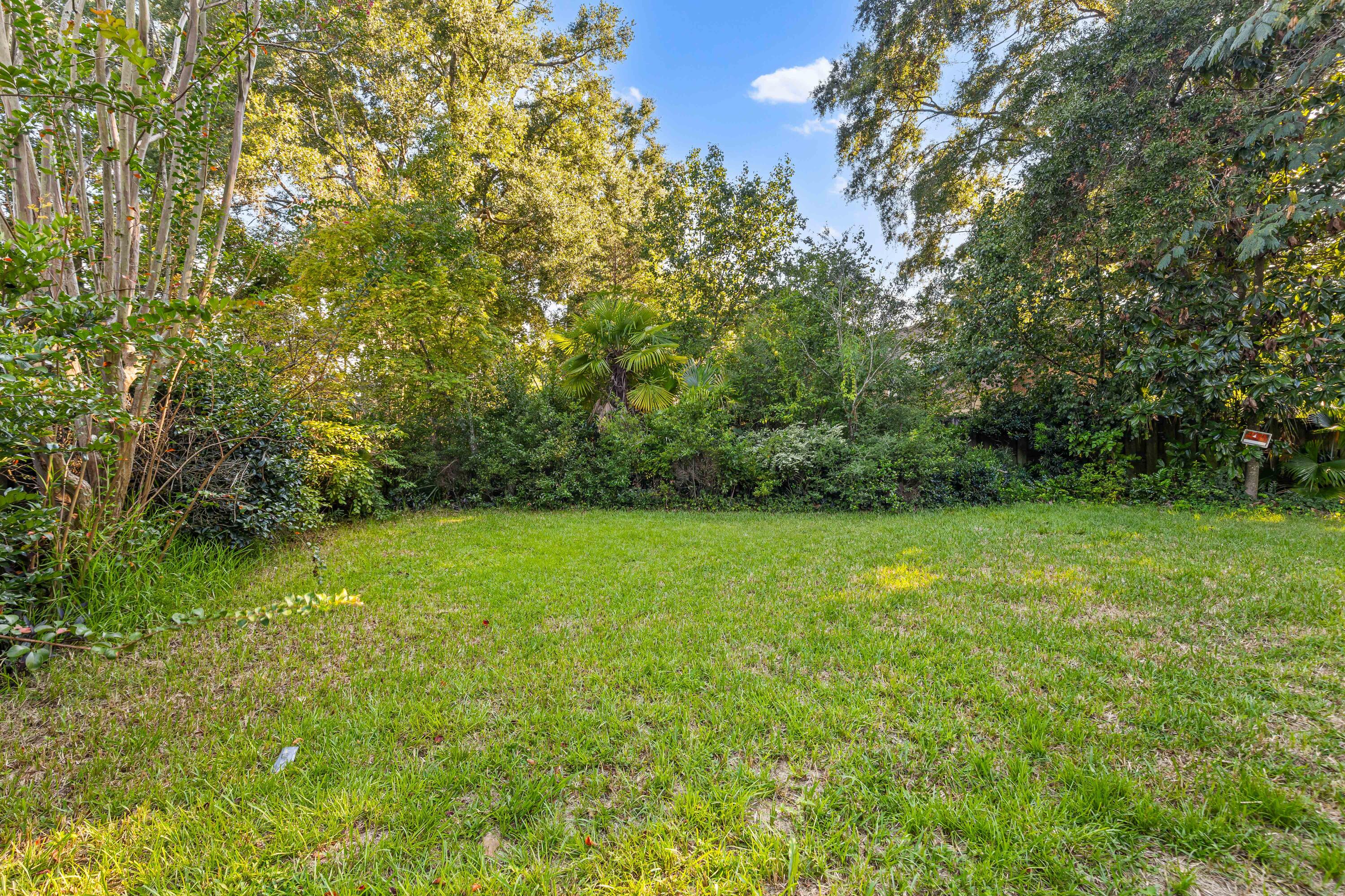 1037 Stonehenge Drive