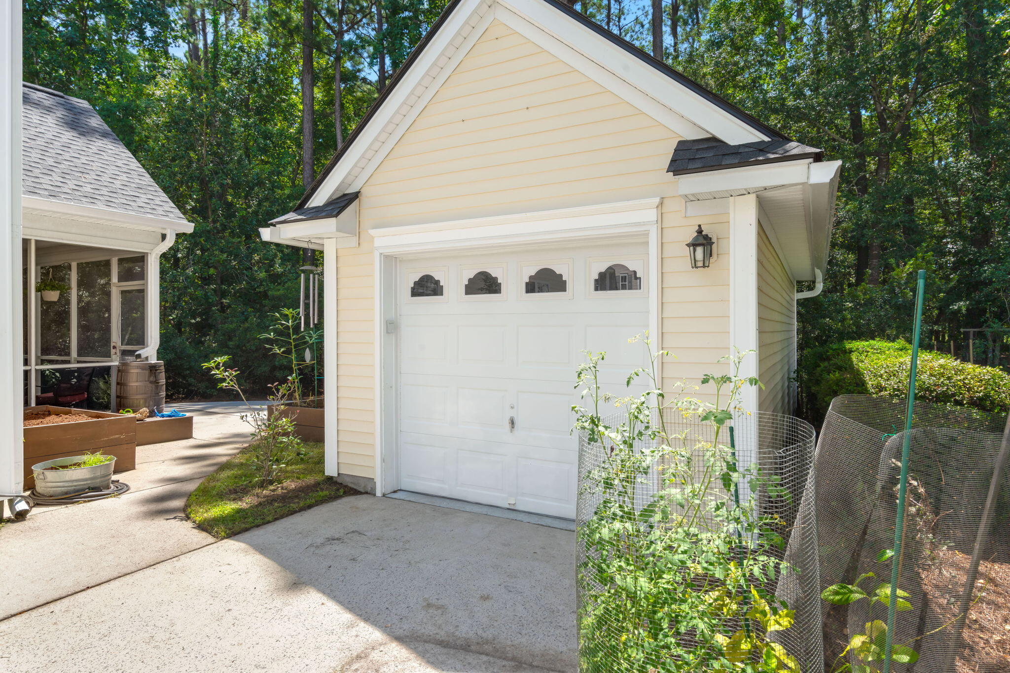 3261 Beaconsfield Road