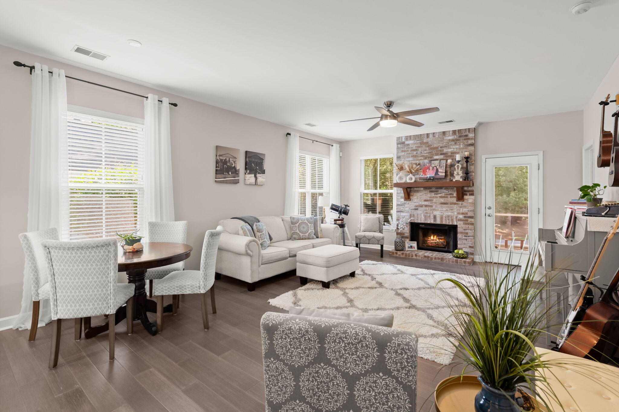 3261 Beaconsfield Road