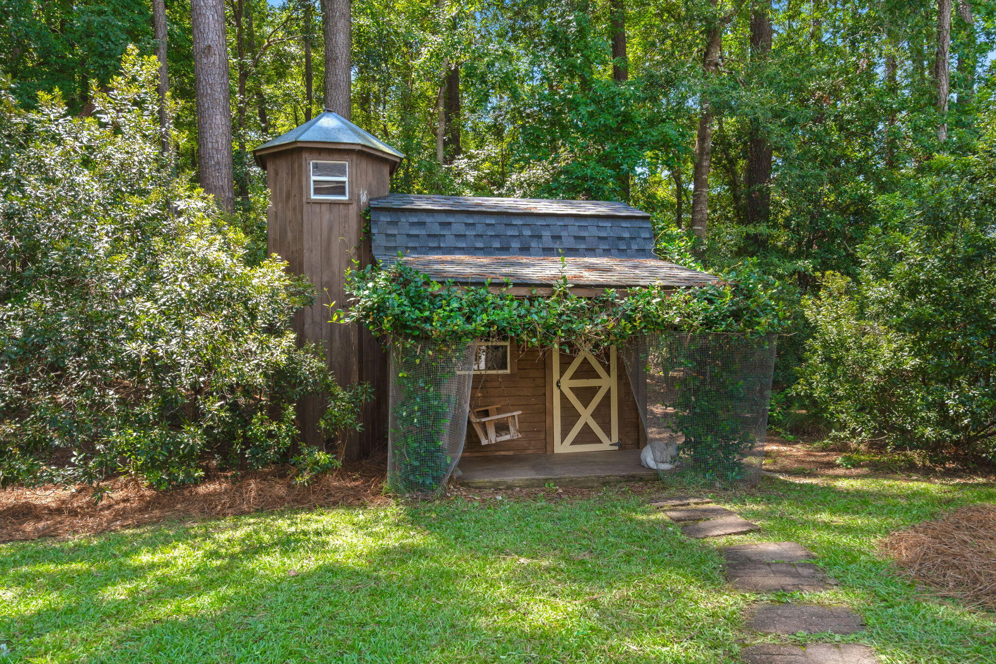 3261 Beaconsfield Road
