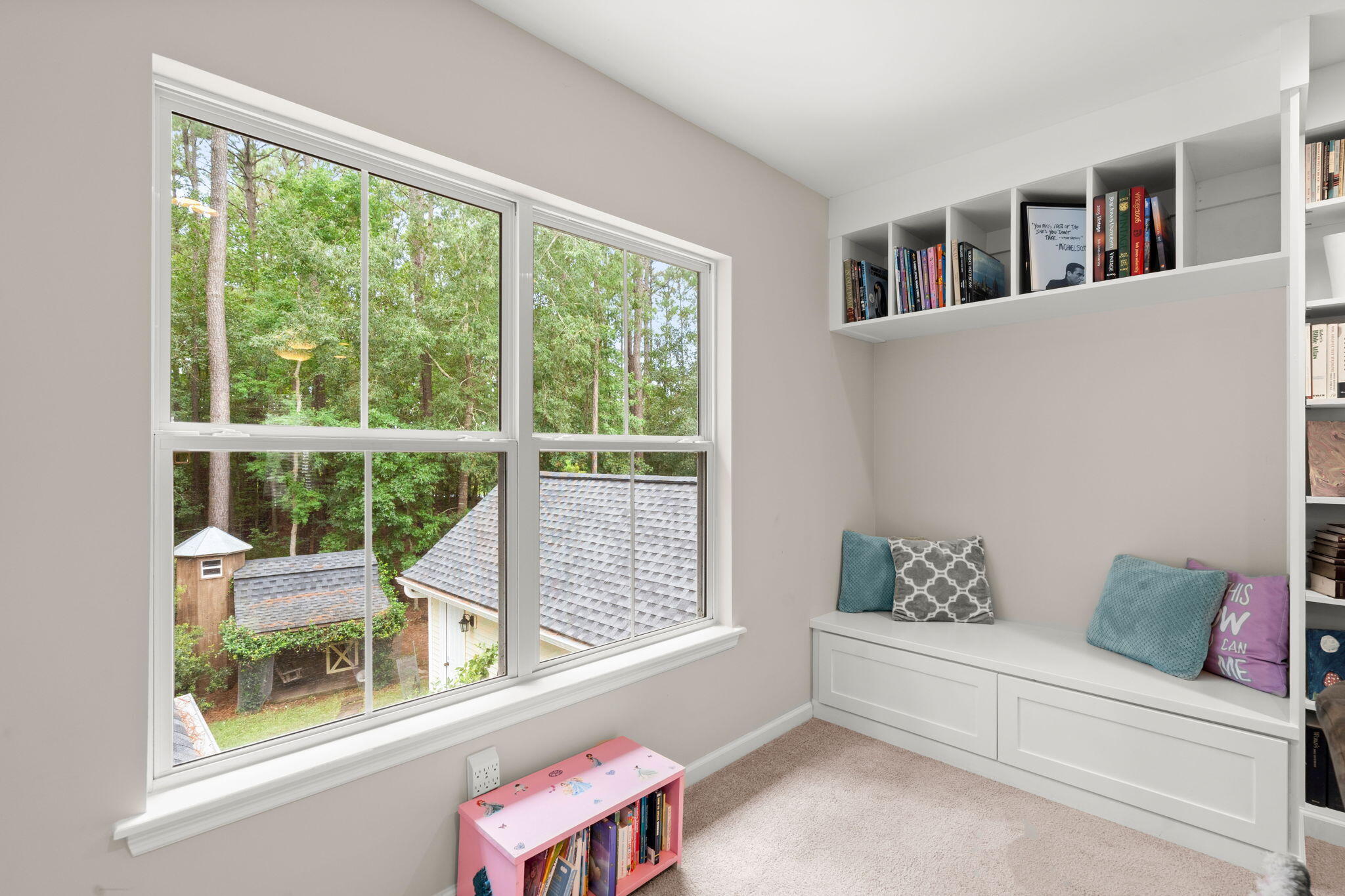 3261 Beaconsfield Road