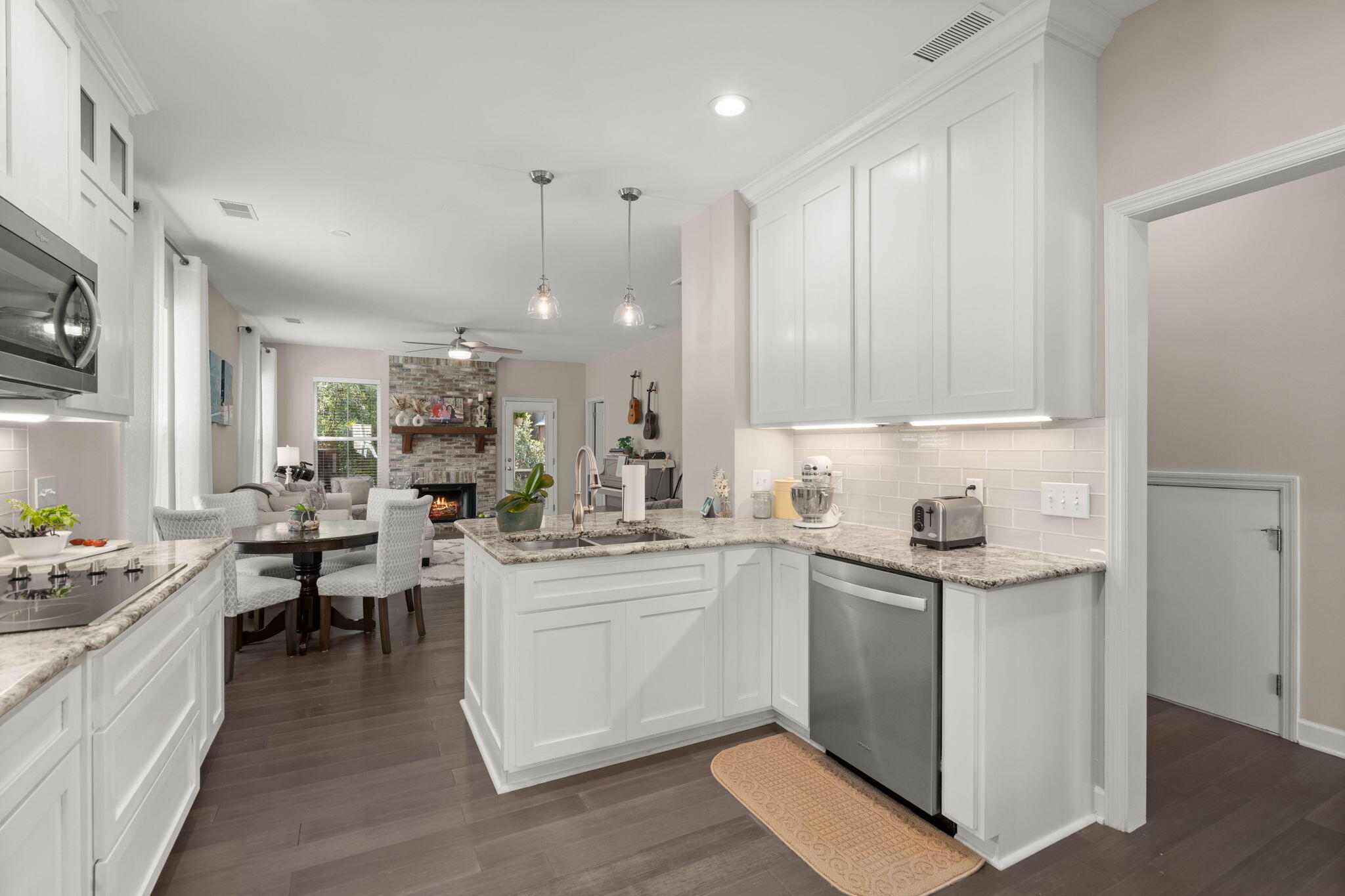 3261 Beaconsfield Road