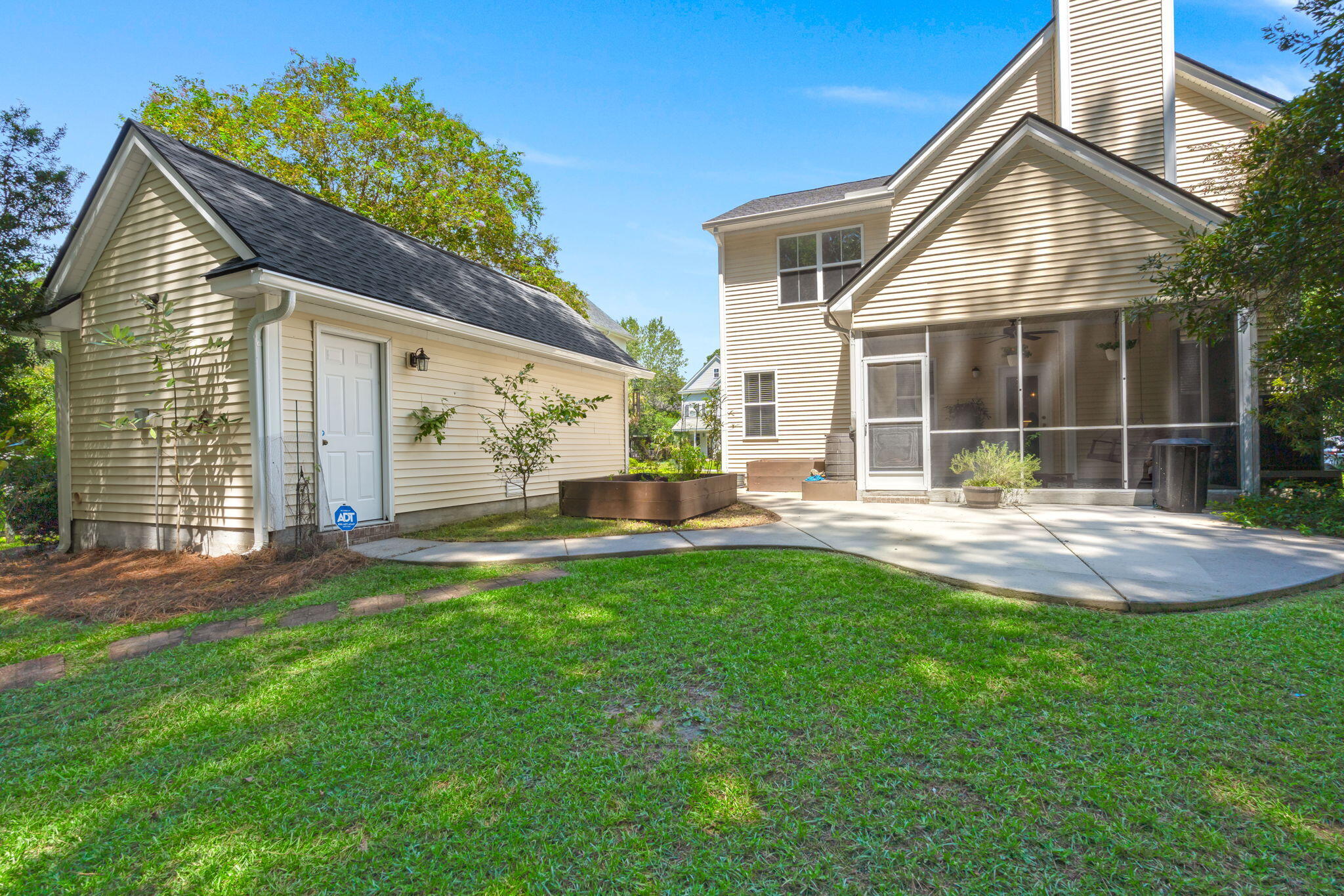 3261 Beaconsfield Road
