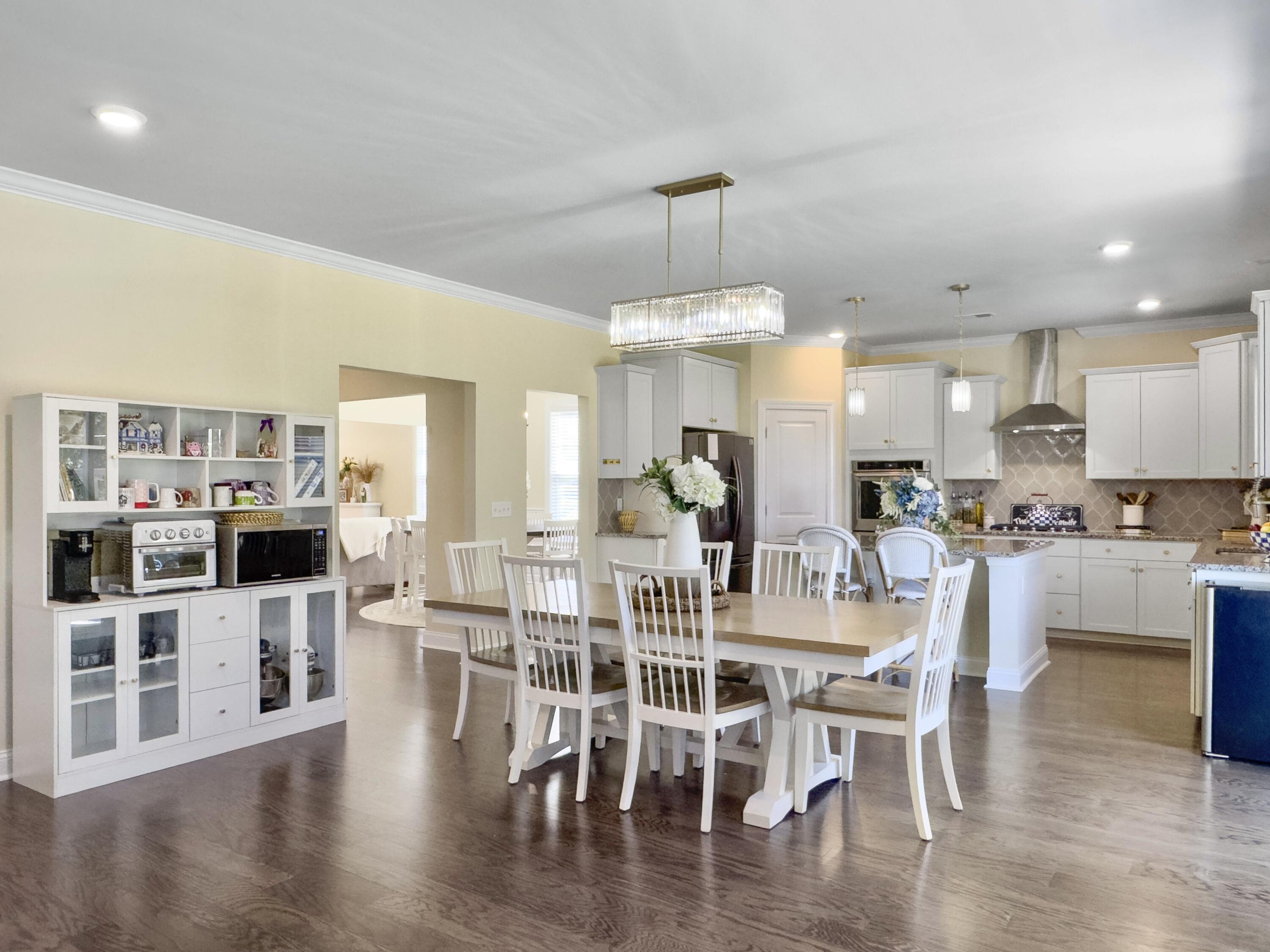 547 Pontoon Road