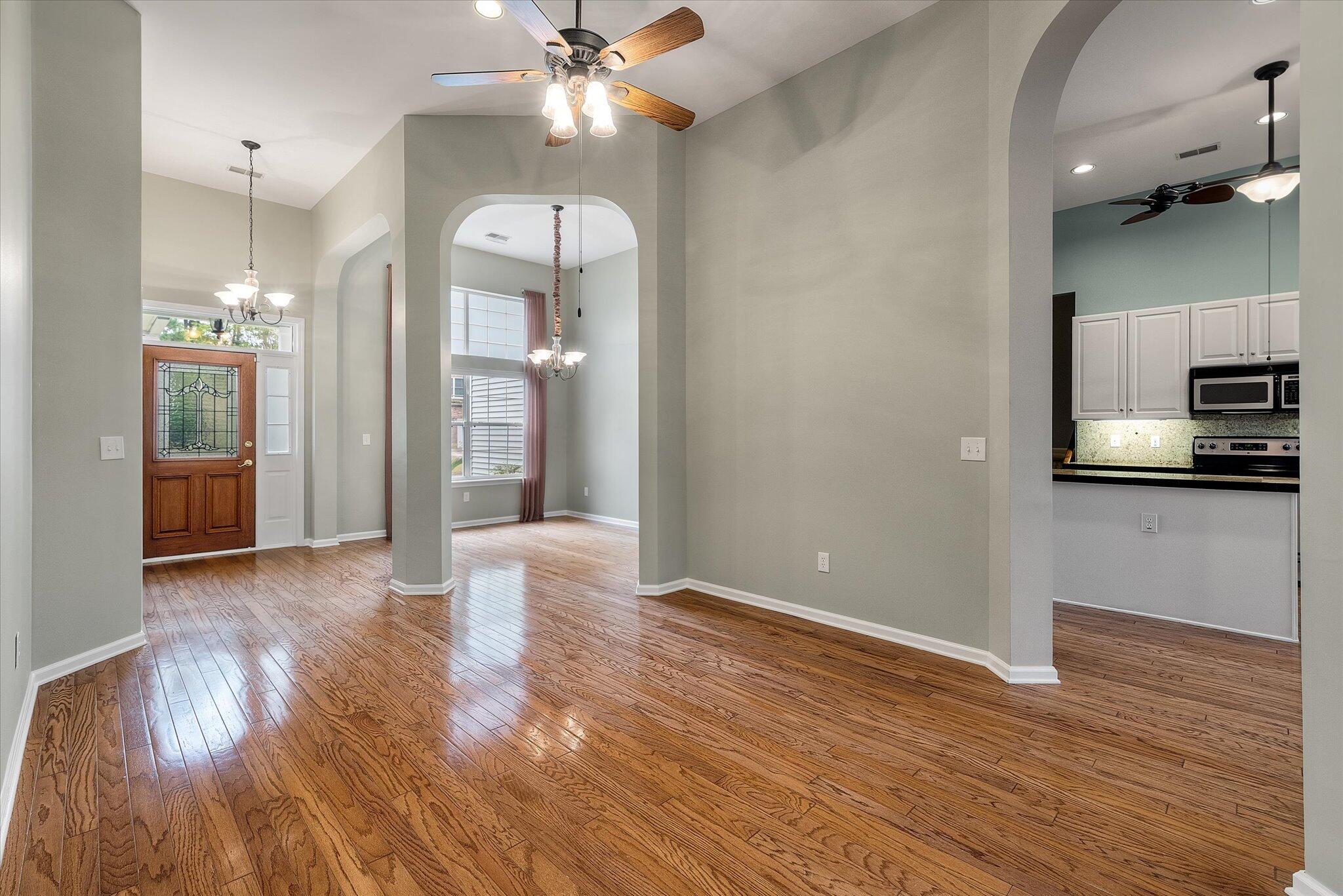 534 Pointe Of Oaks Road