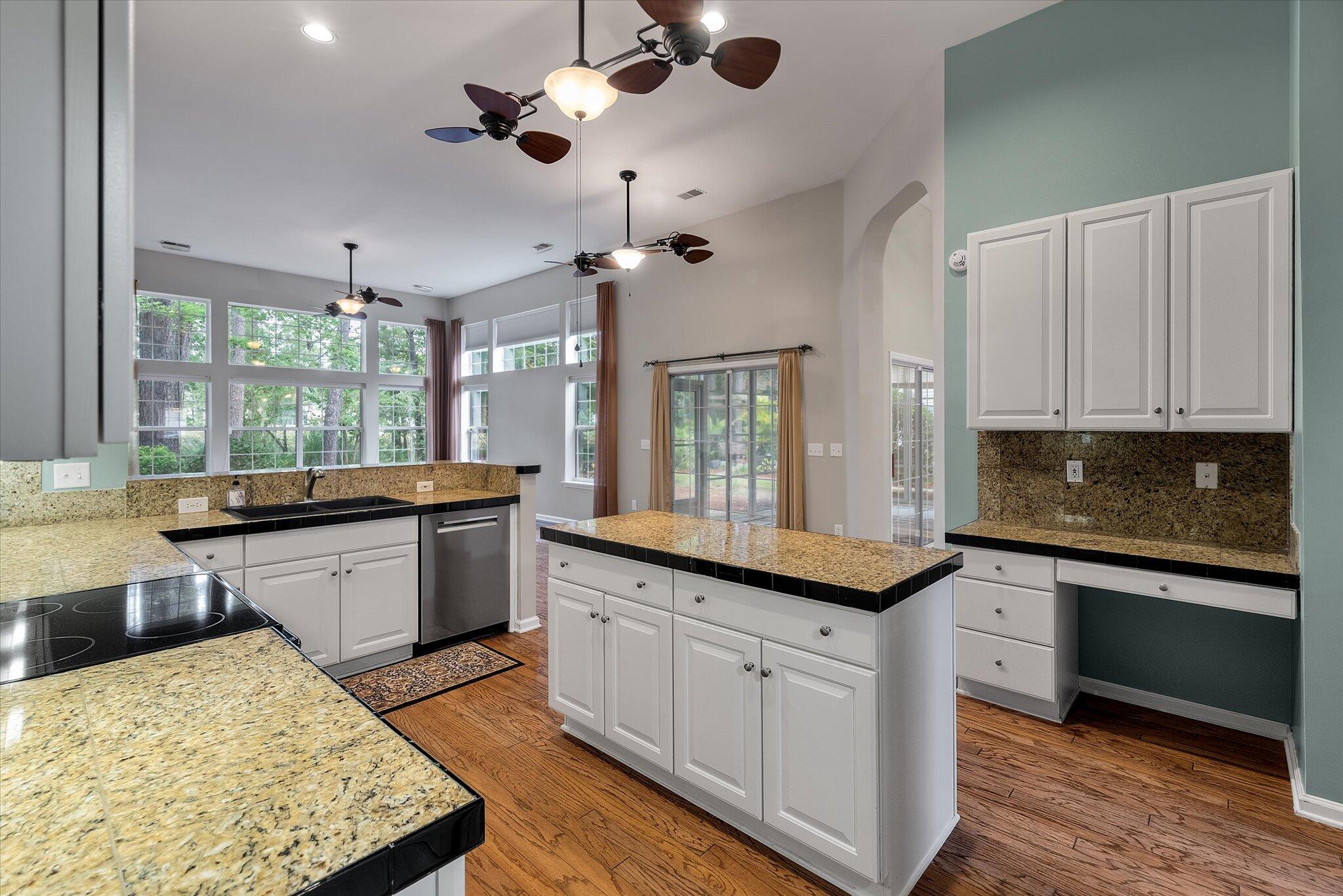 534 Pointe Of Oaks Road