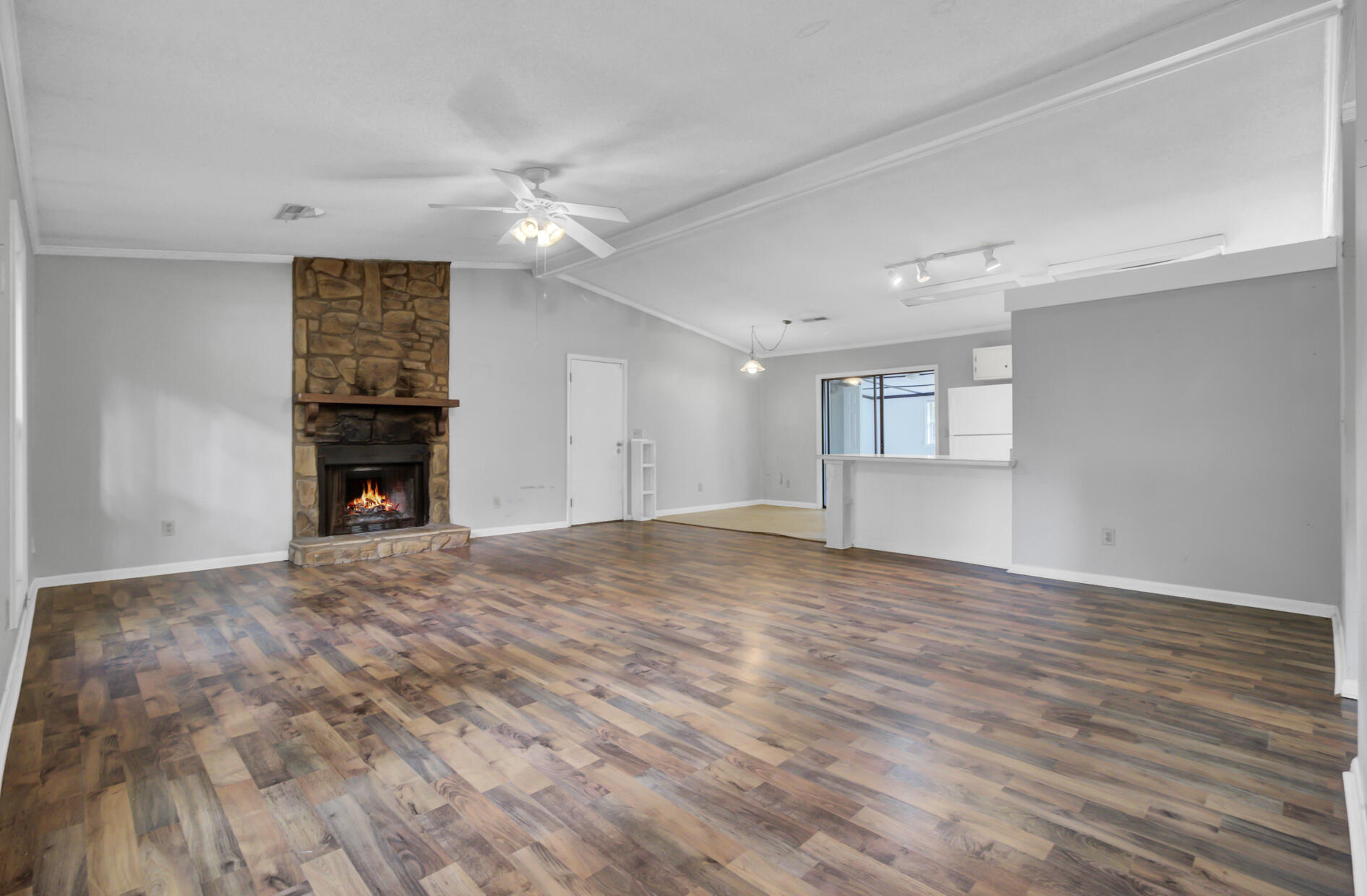 3 Tartan Court
