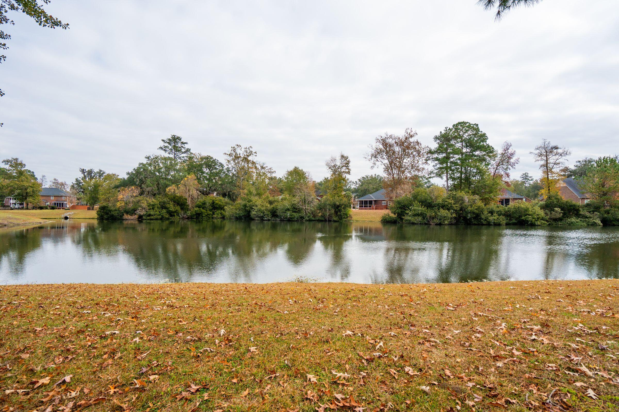 5516 Crescent View Drive