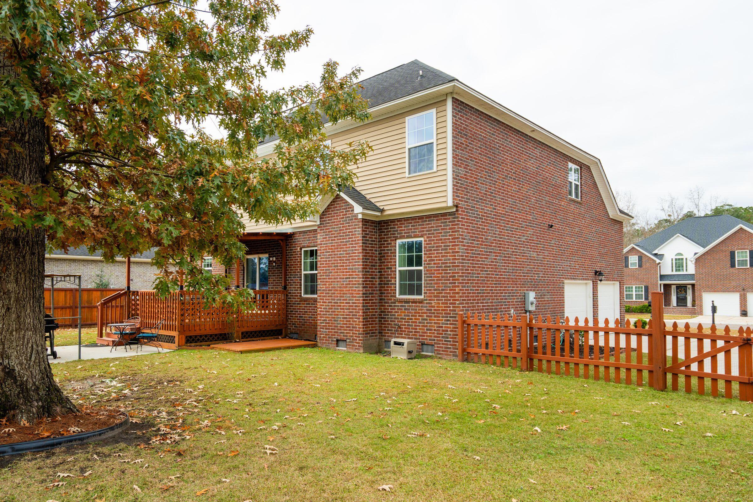 5516 Crescent View Drive