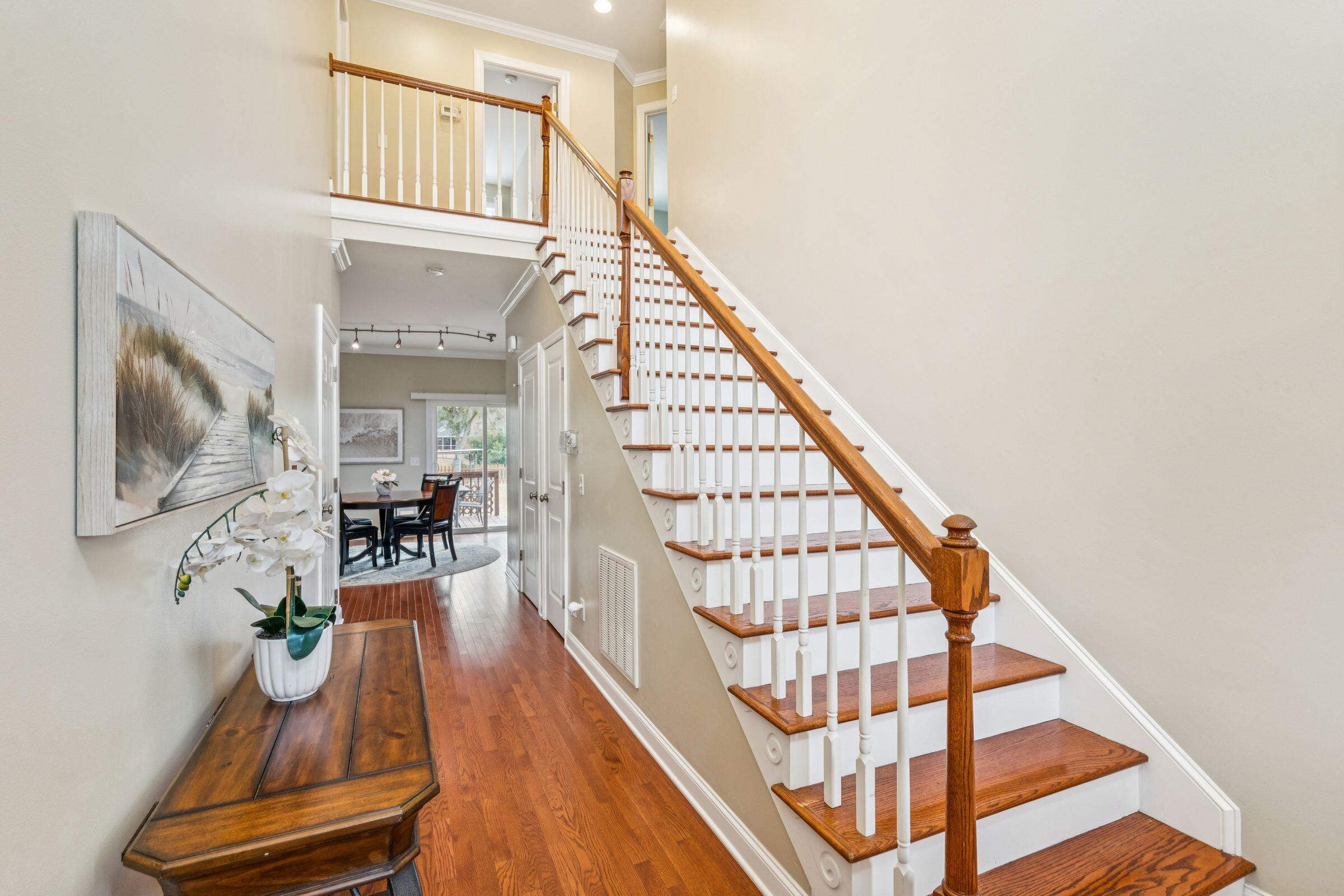 5516 Crescent View Drive
