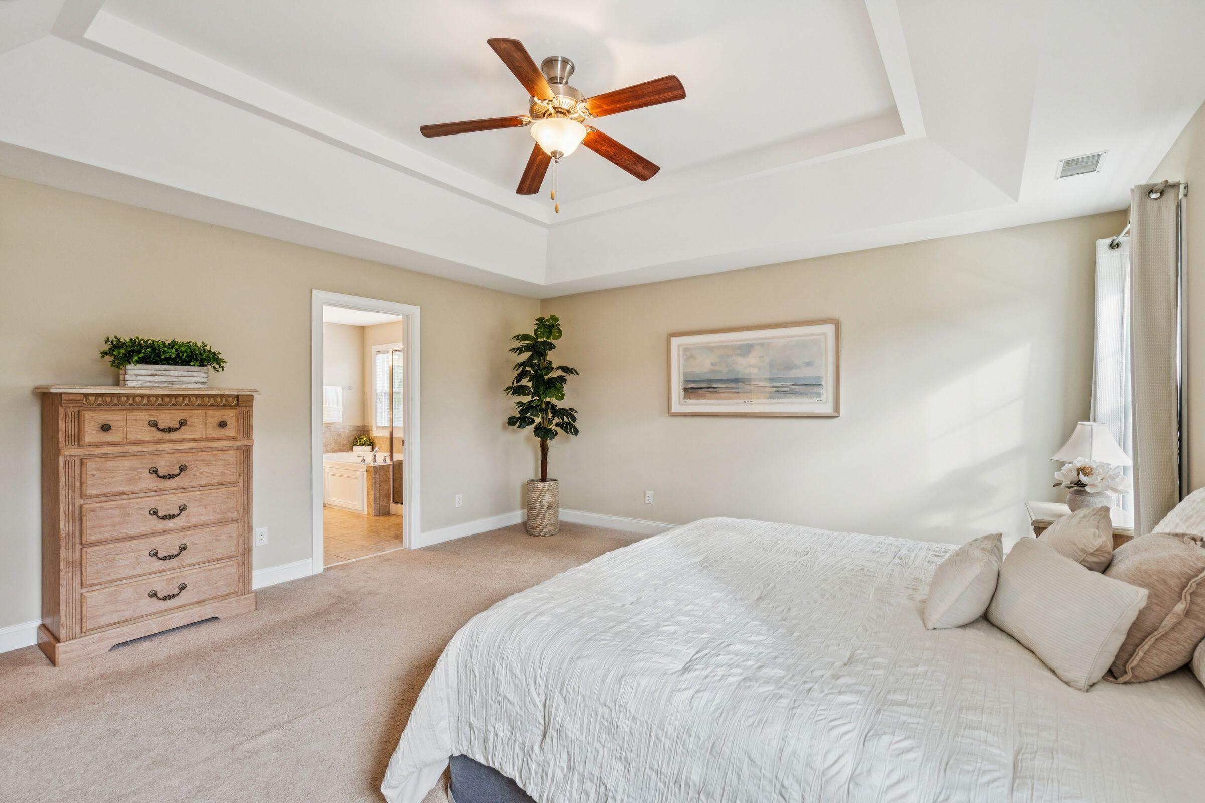 5516 Crescent View Drive