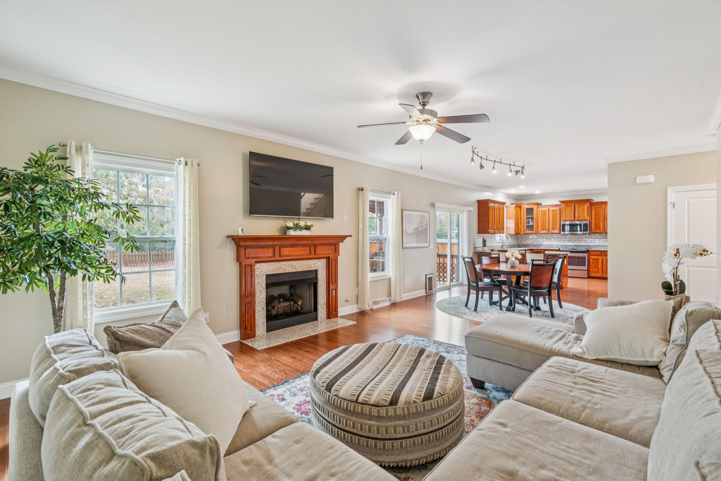 5516 Crescent View Drive