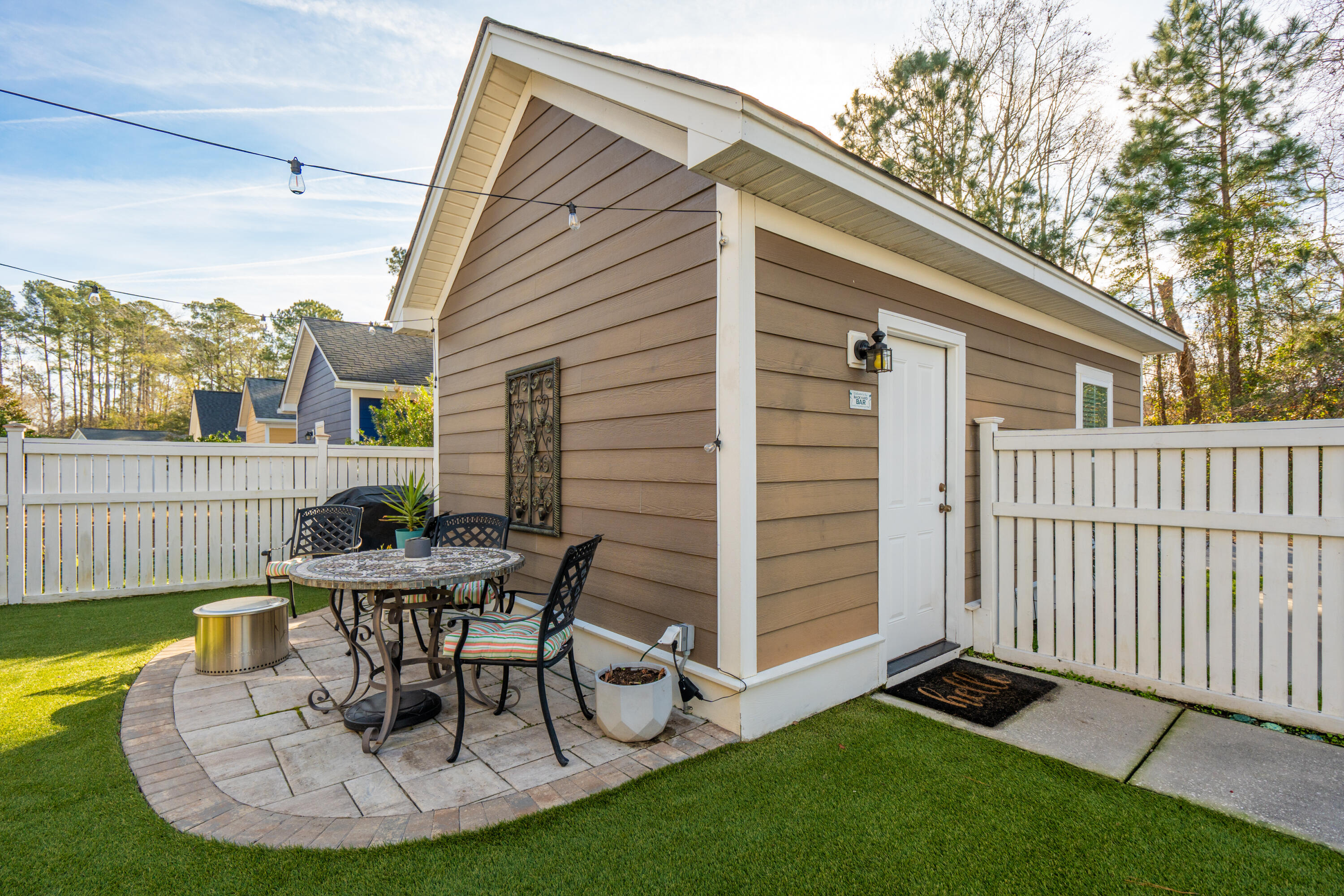 215 Forsythia Avenue