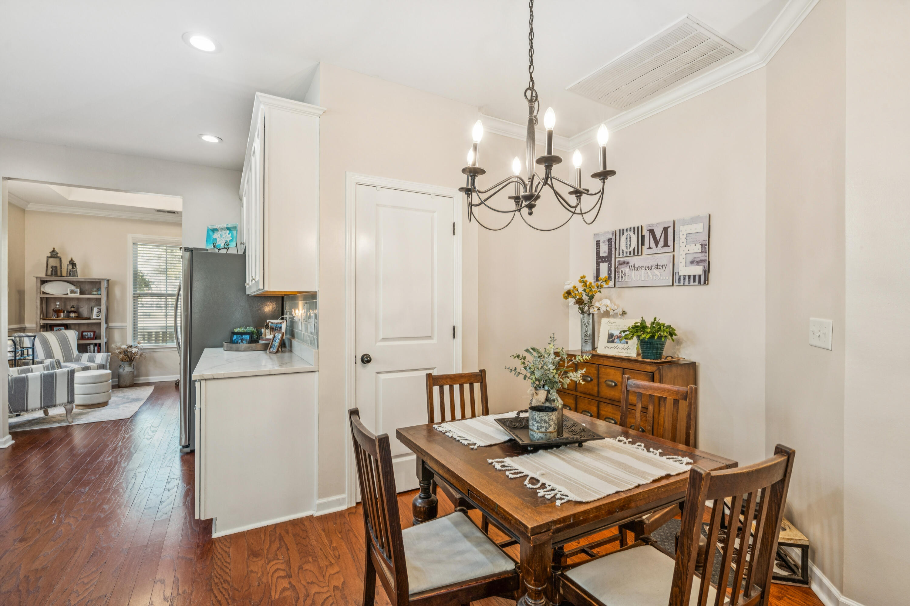 215 Forsythia Avenue