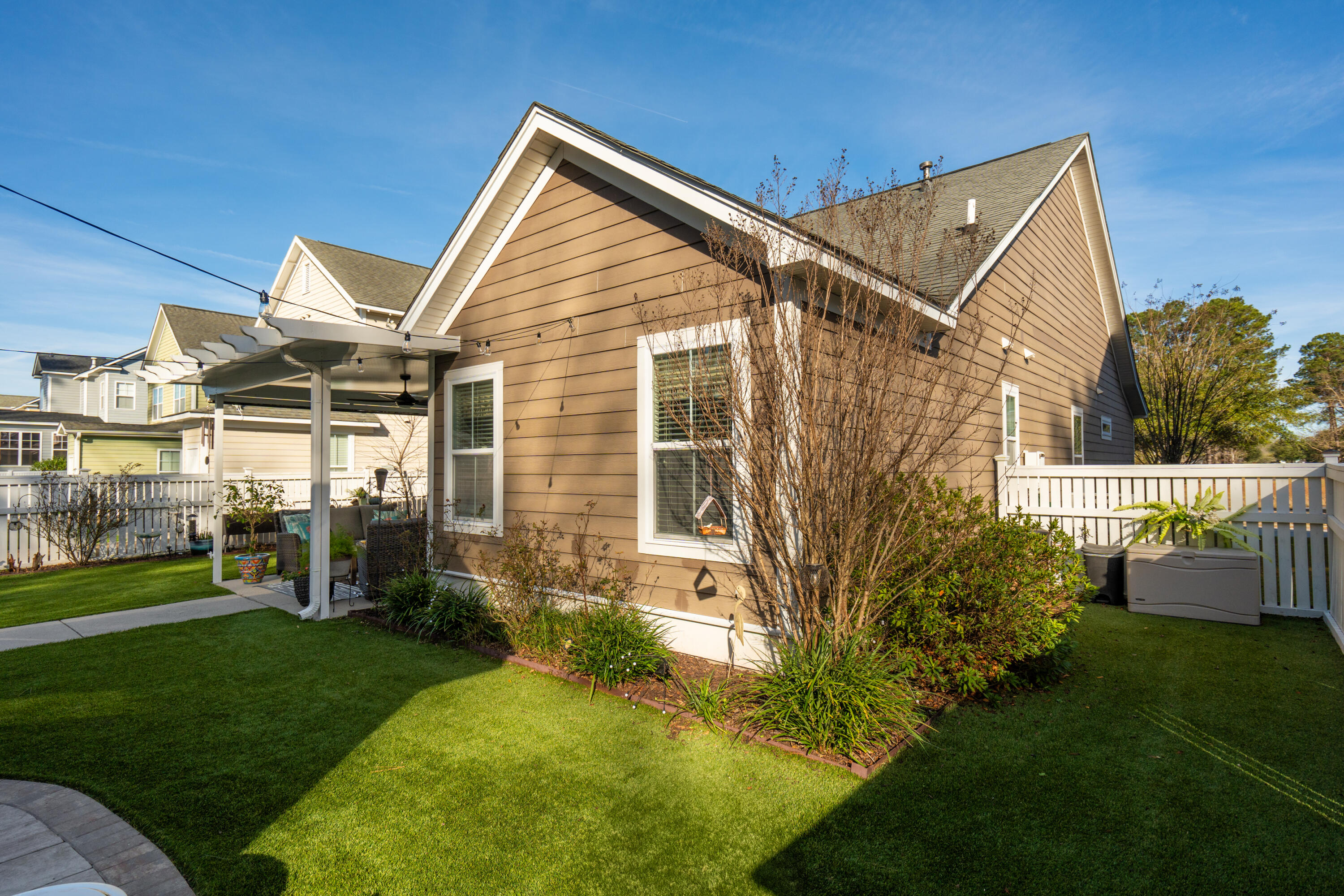 215 Forsythia Avenue