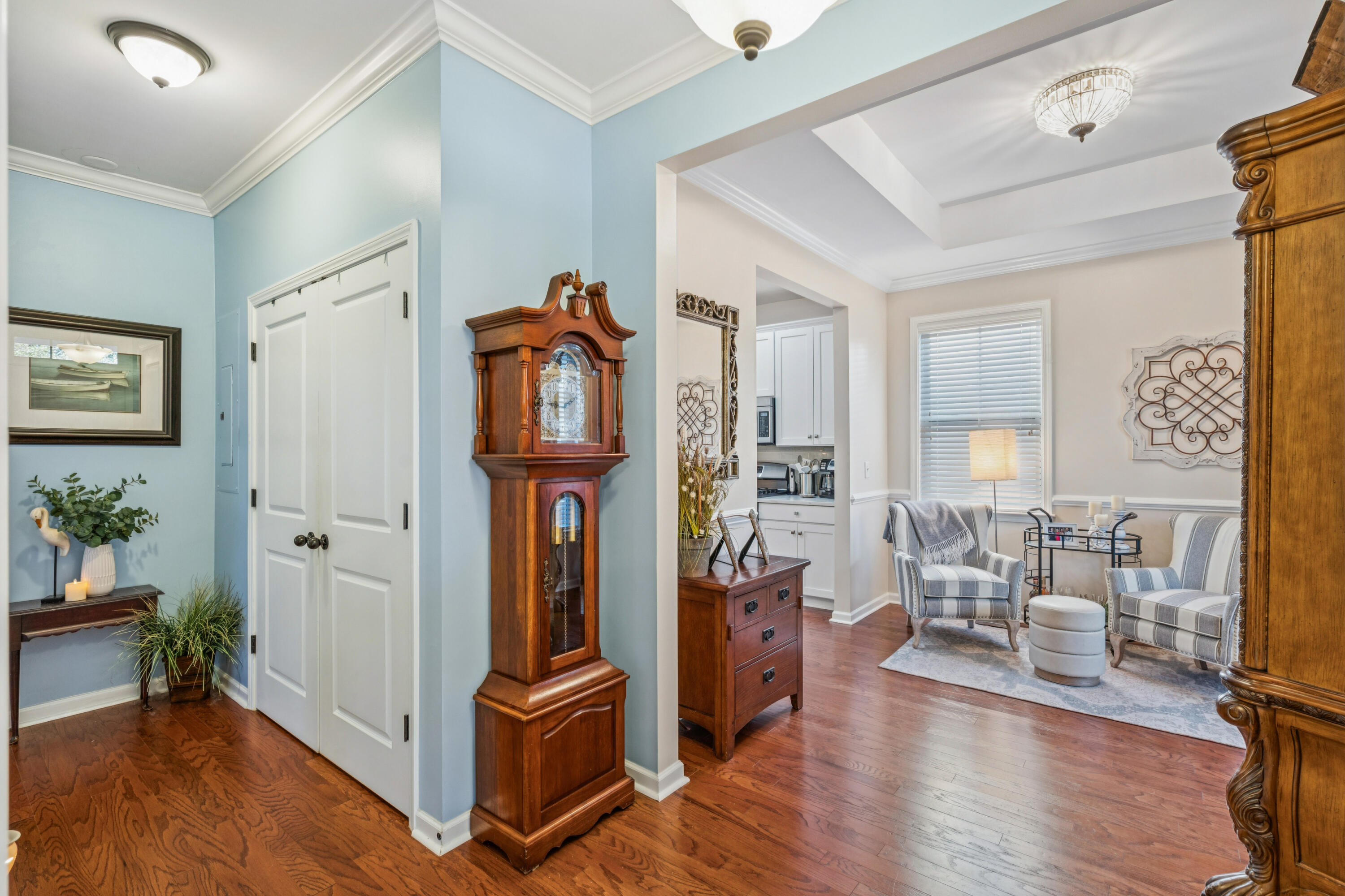 215 Forsythia Avenue