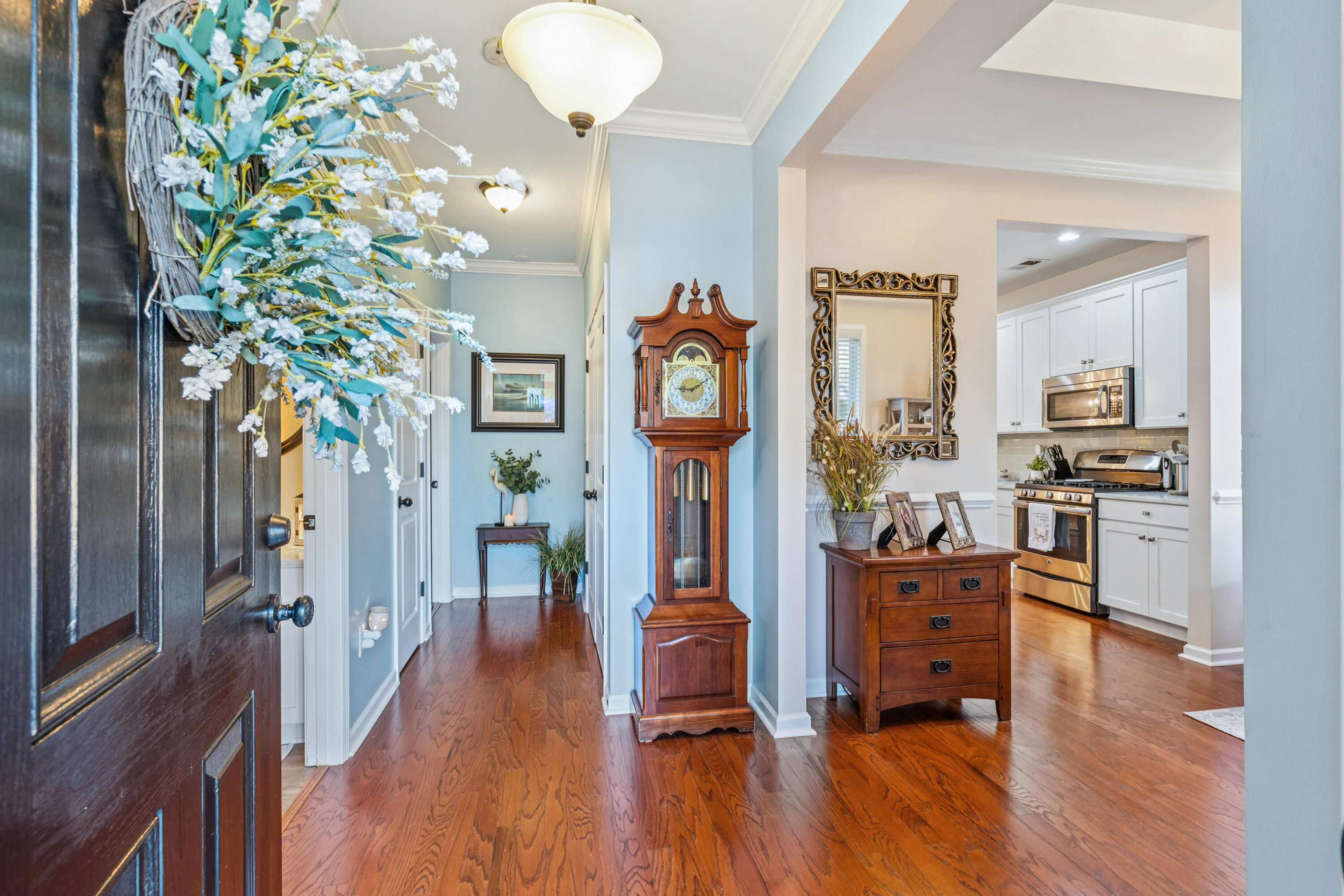 215 Forsythia Avenue