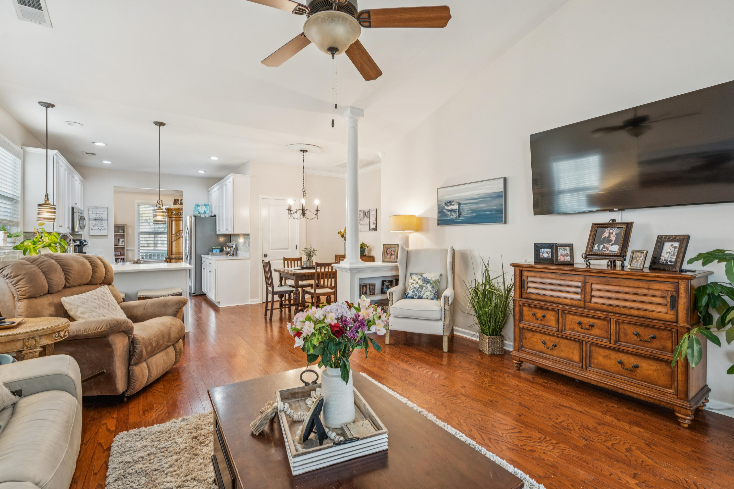 215 Forsythia Avenue