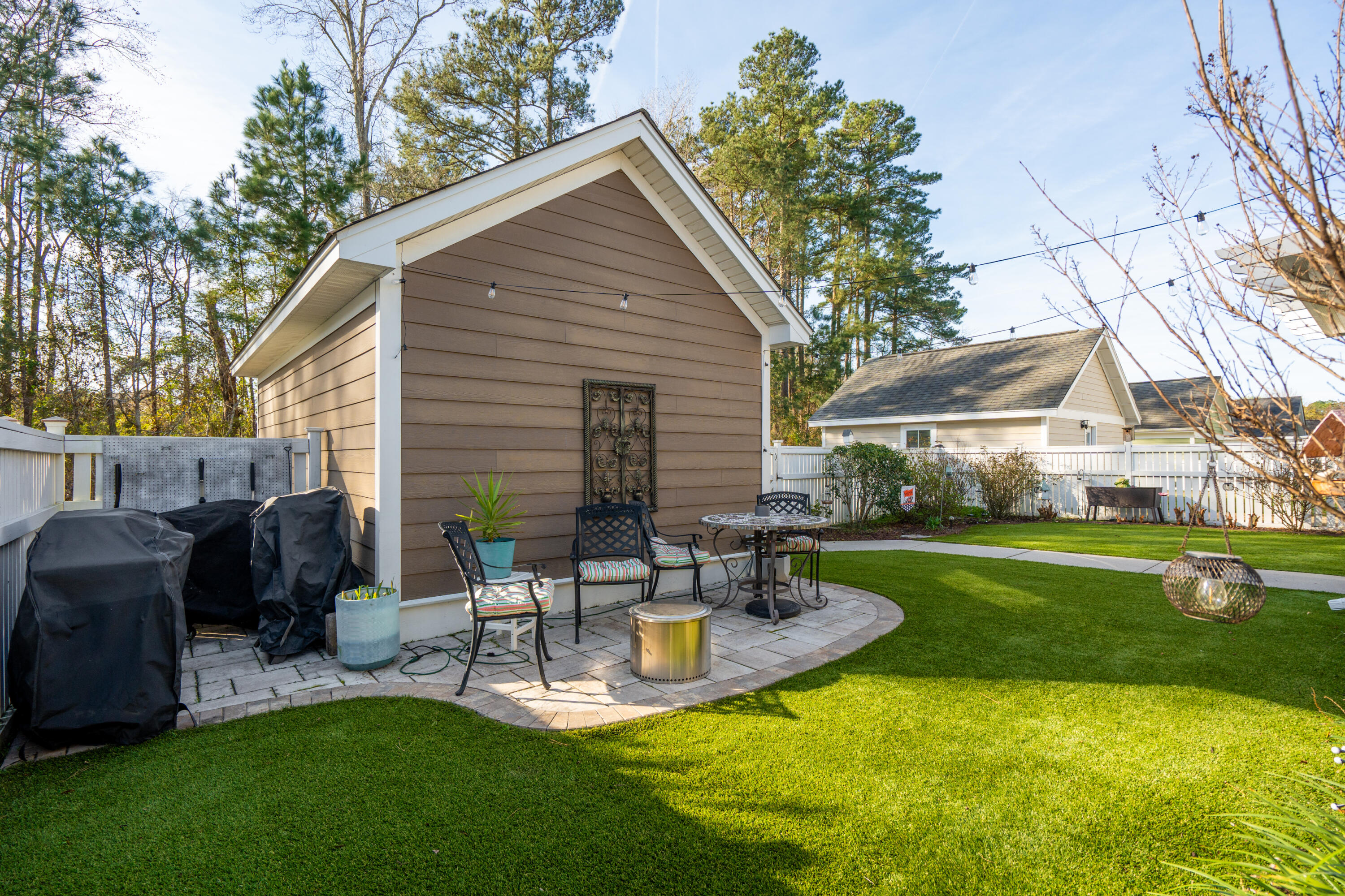 215 Forsythia Avenue