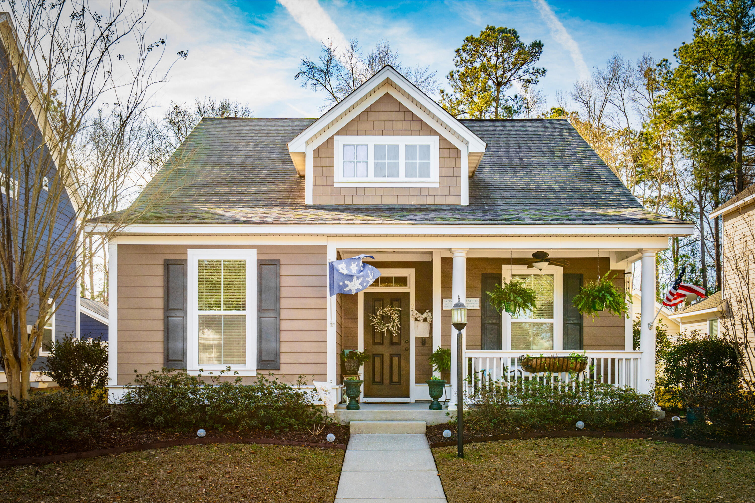 215 Forsythia Avenue