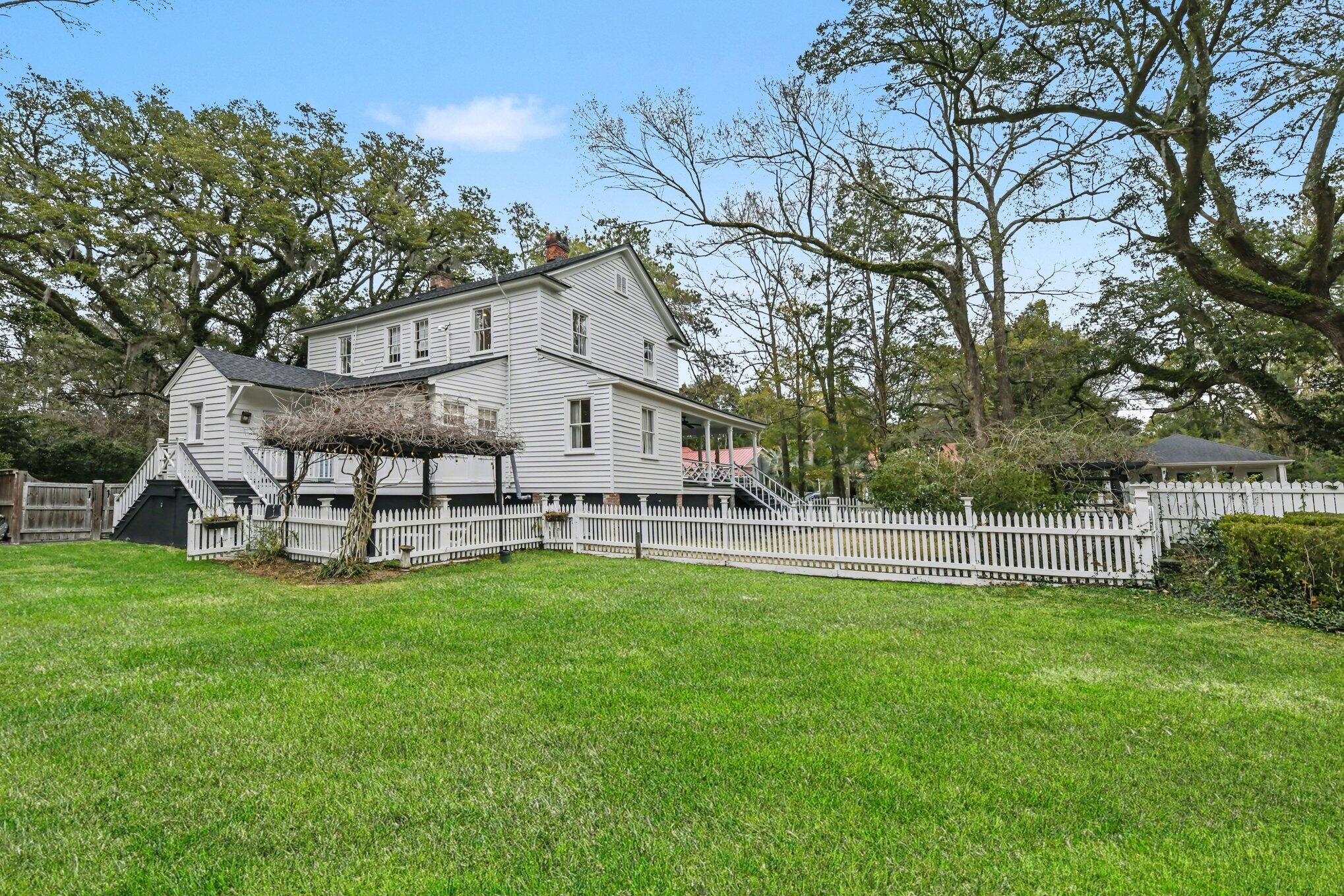 216 W Carolina Avenue