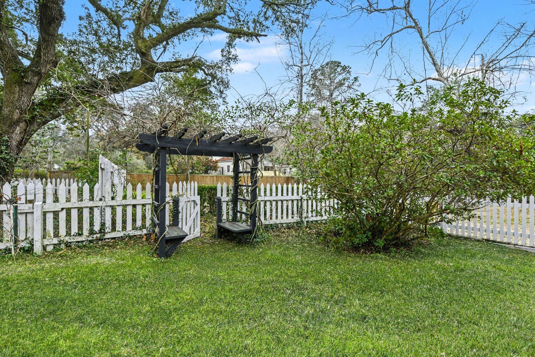 216 W Carolina Avenue