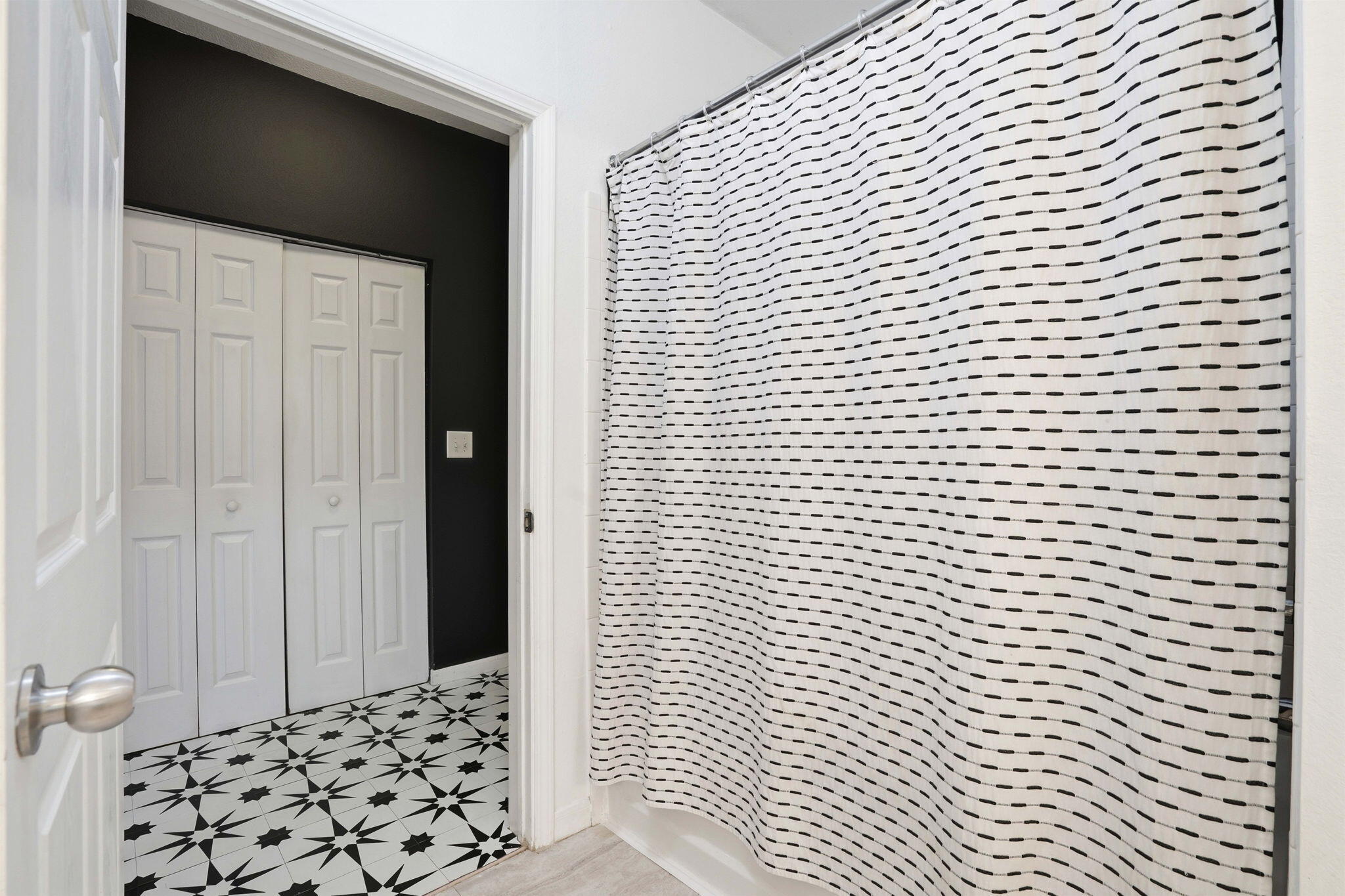 60 Fenwick Hall Allee Alley # 338