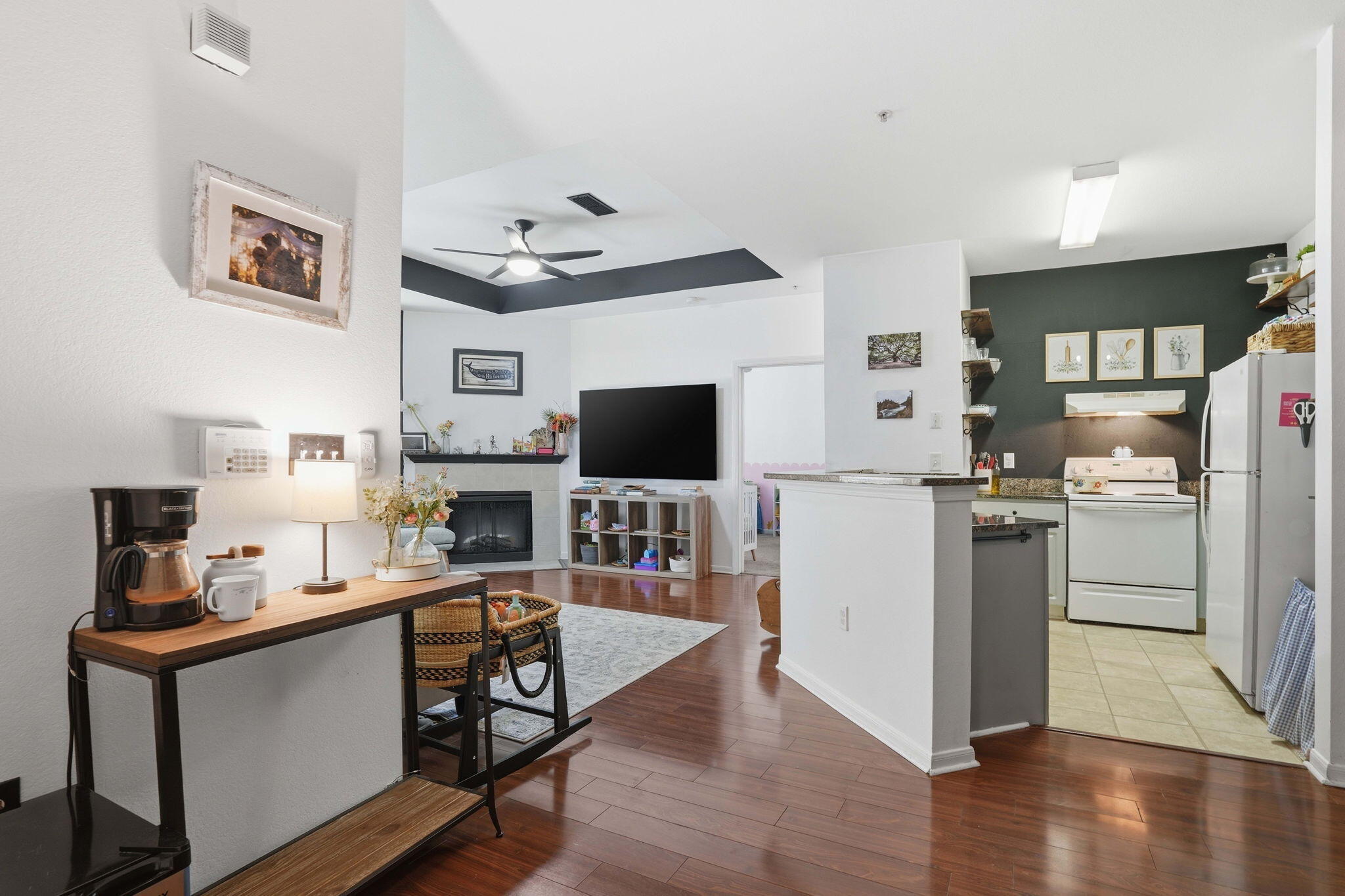 60 Fenwick Hall Allee Alley # 338