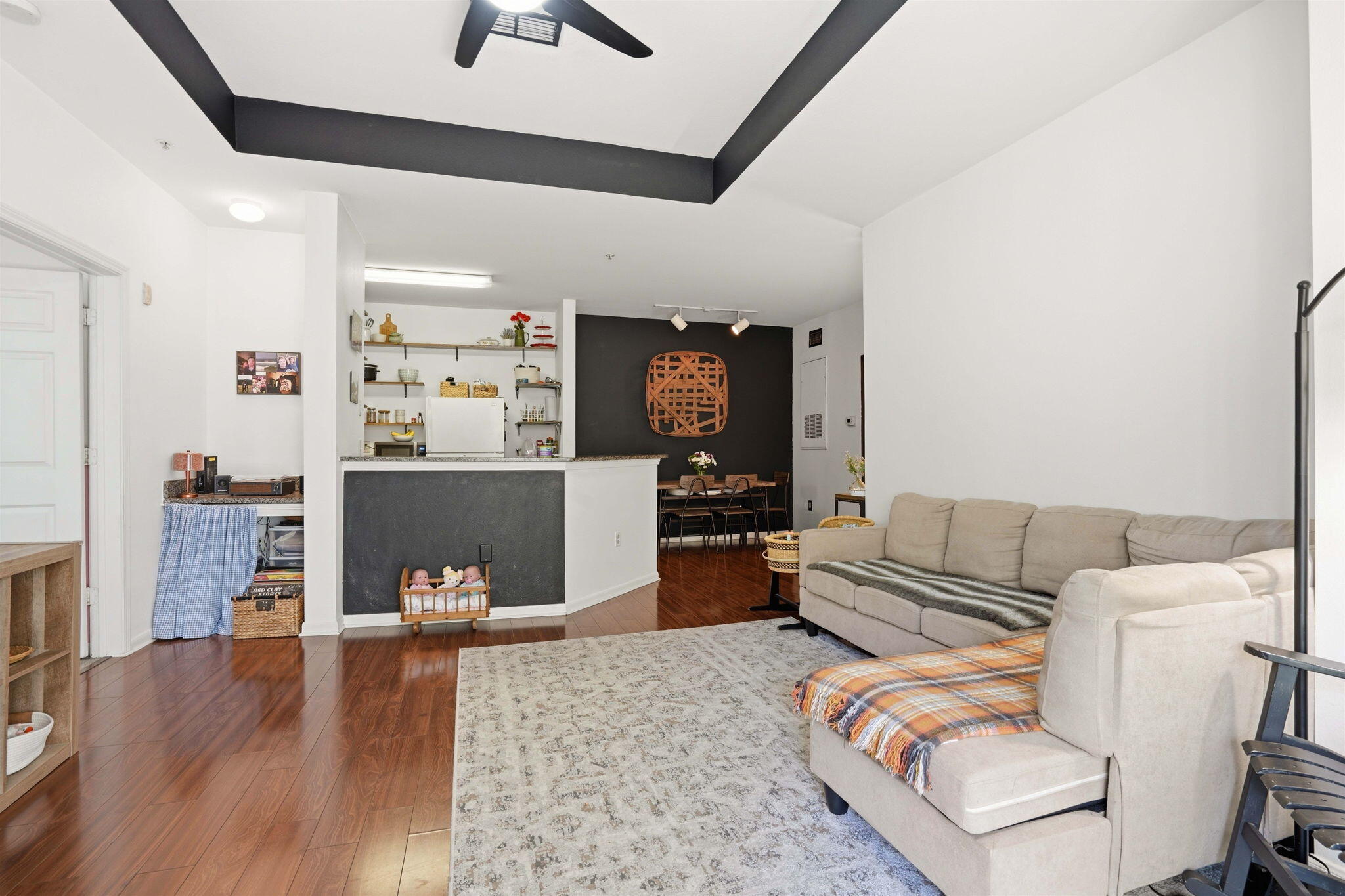 60 Fenwick Hall Allee Alley # 338