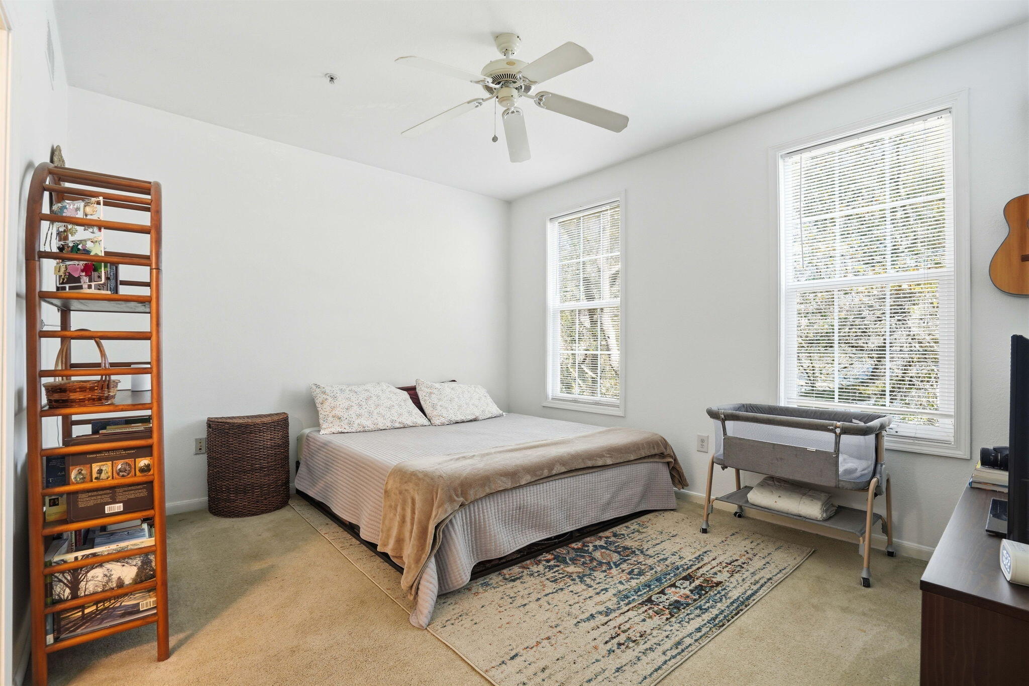 60 Fenwick Hall Allee Alley # 338