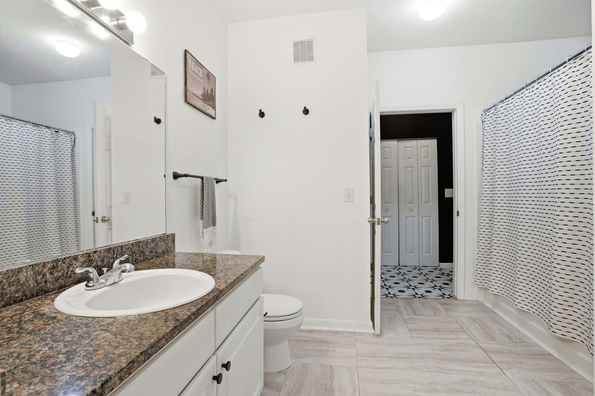 60 Fenwick Hall Allee Alley # 338