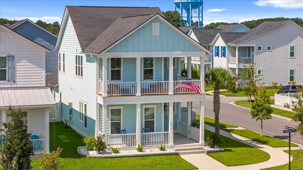 411 N Commodore Way