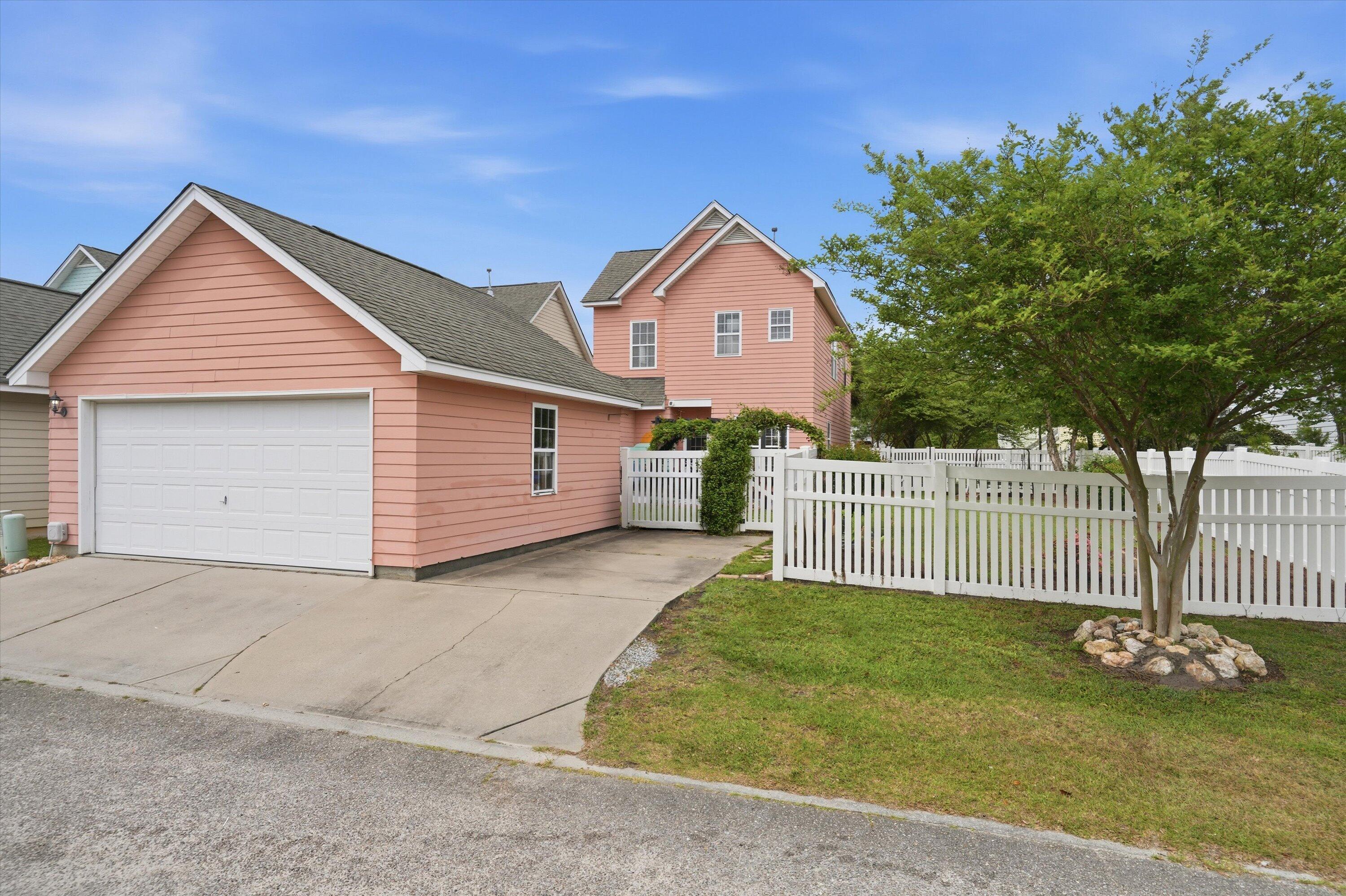 215 Trillium Avenue