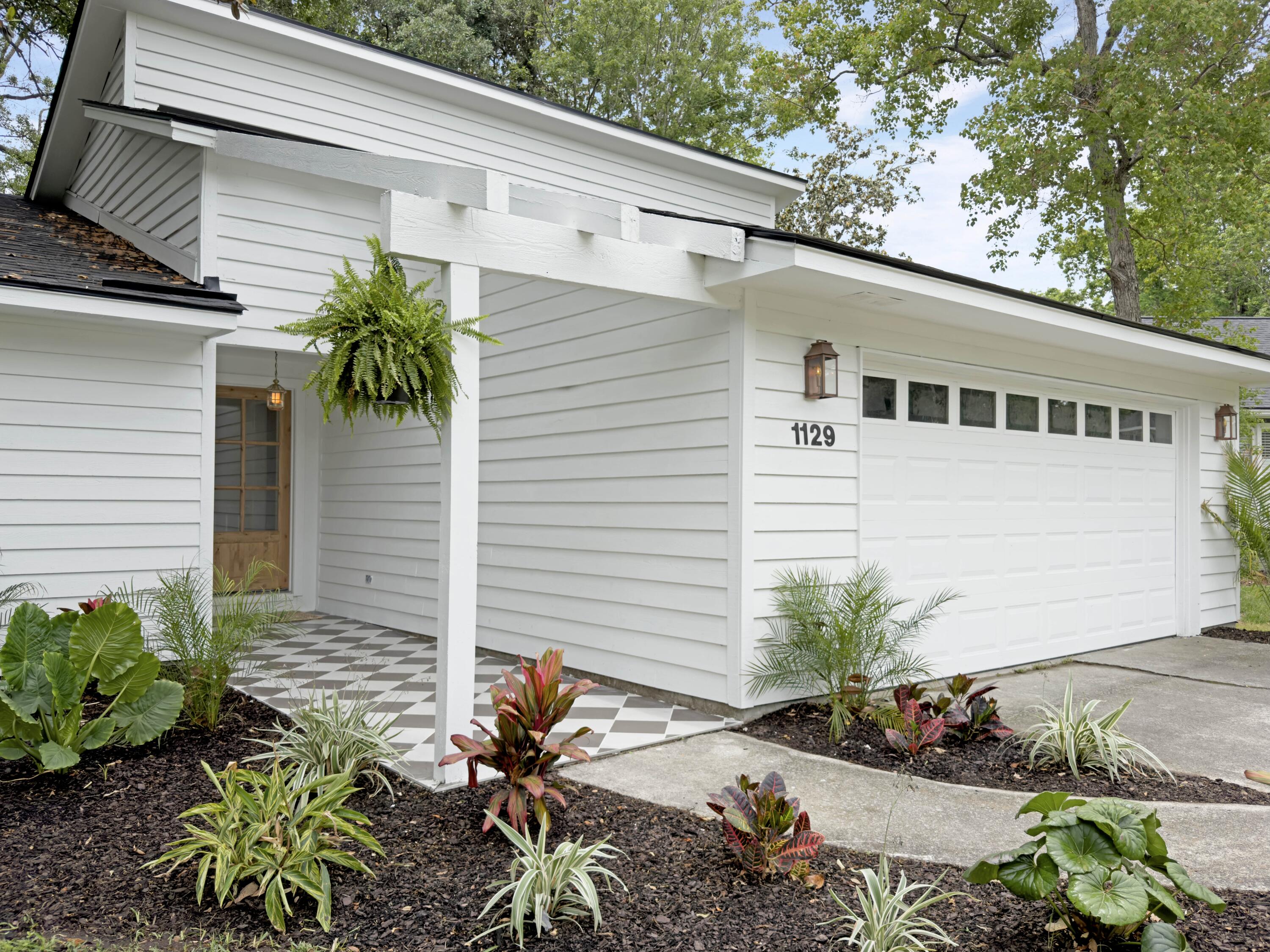 1129 Yorktown Court