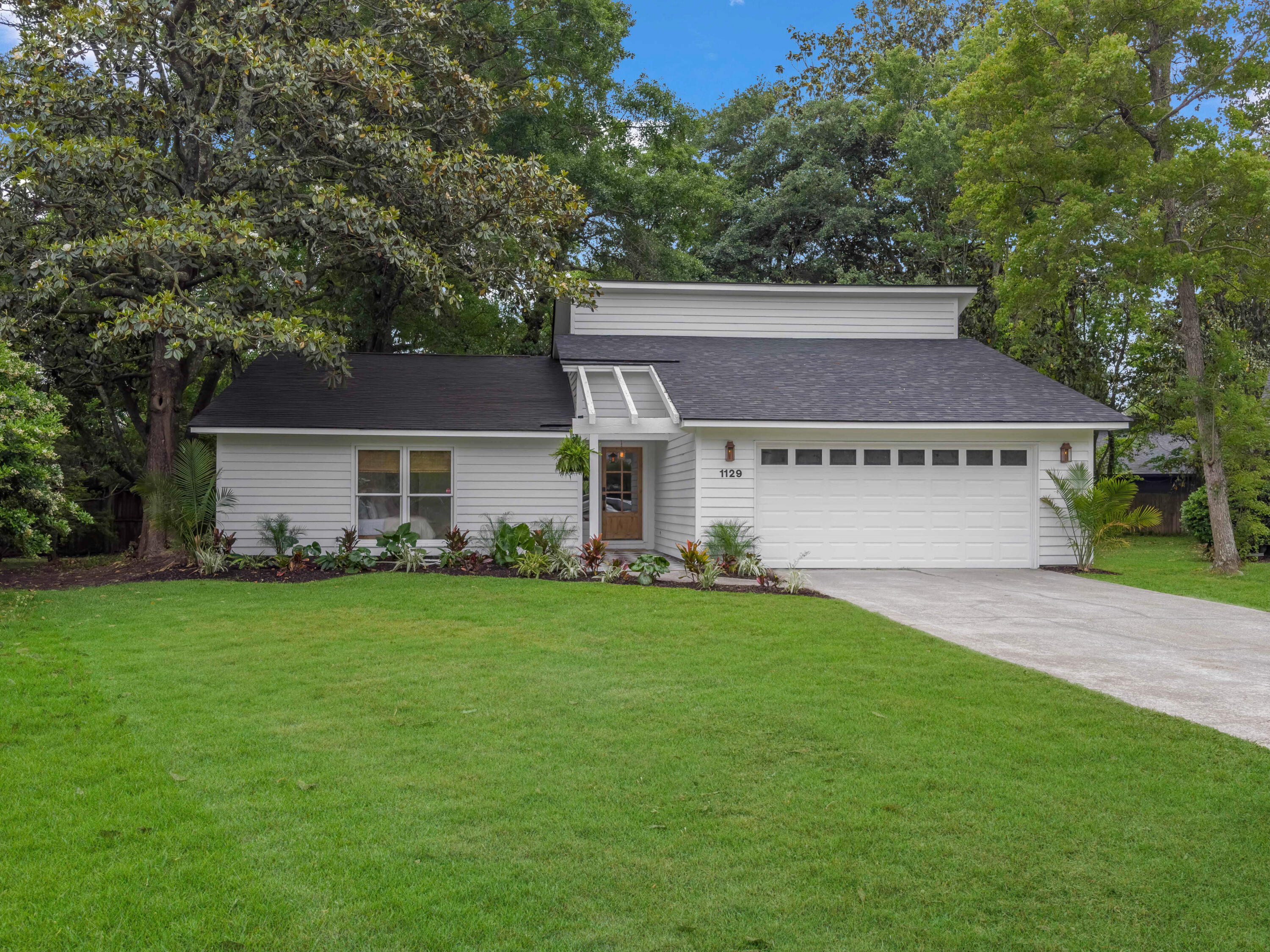 1129 Yorktown Court