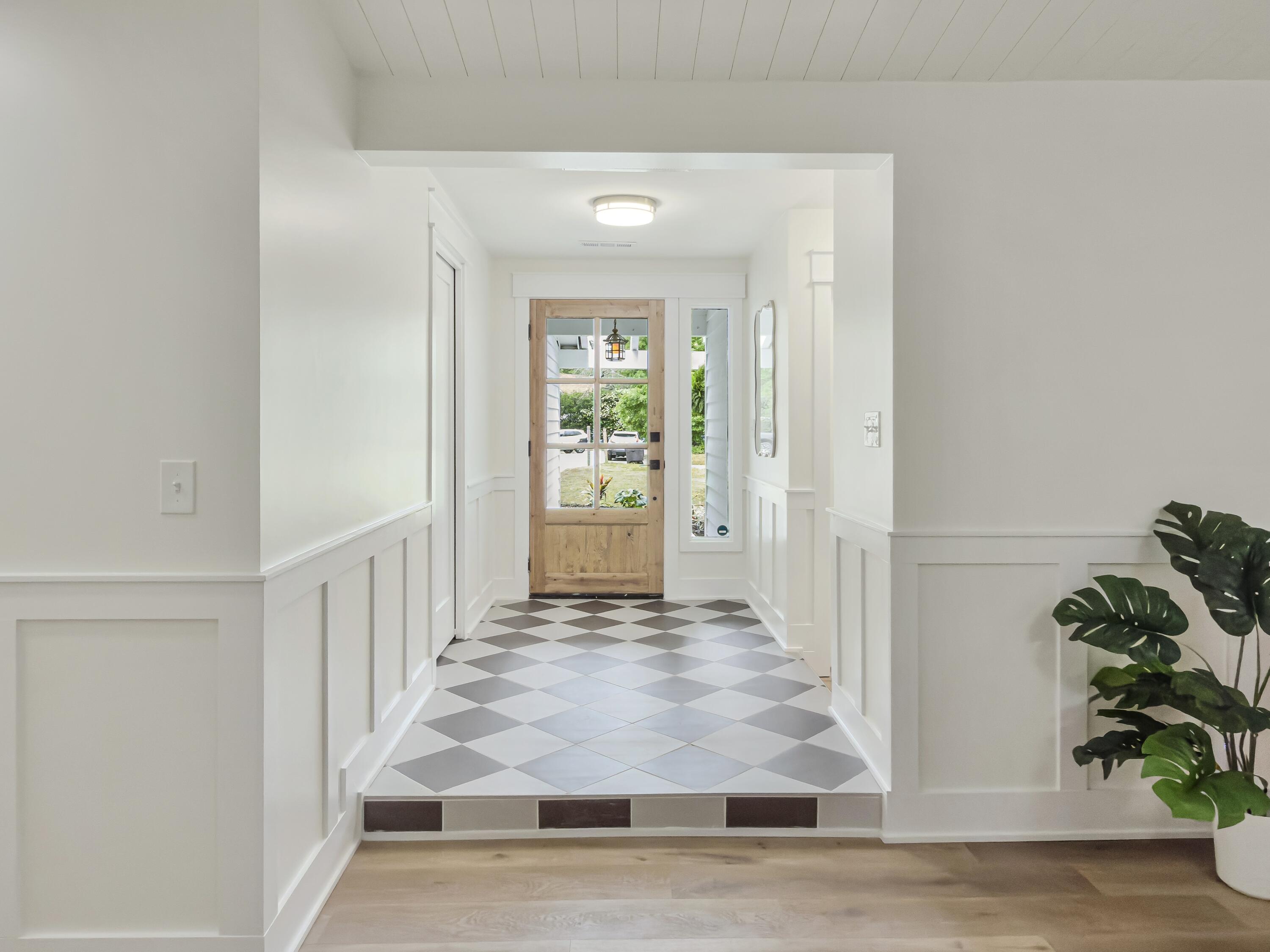 1129 Yorktown Court
