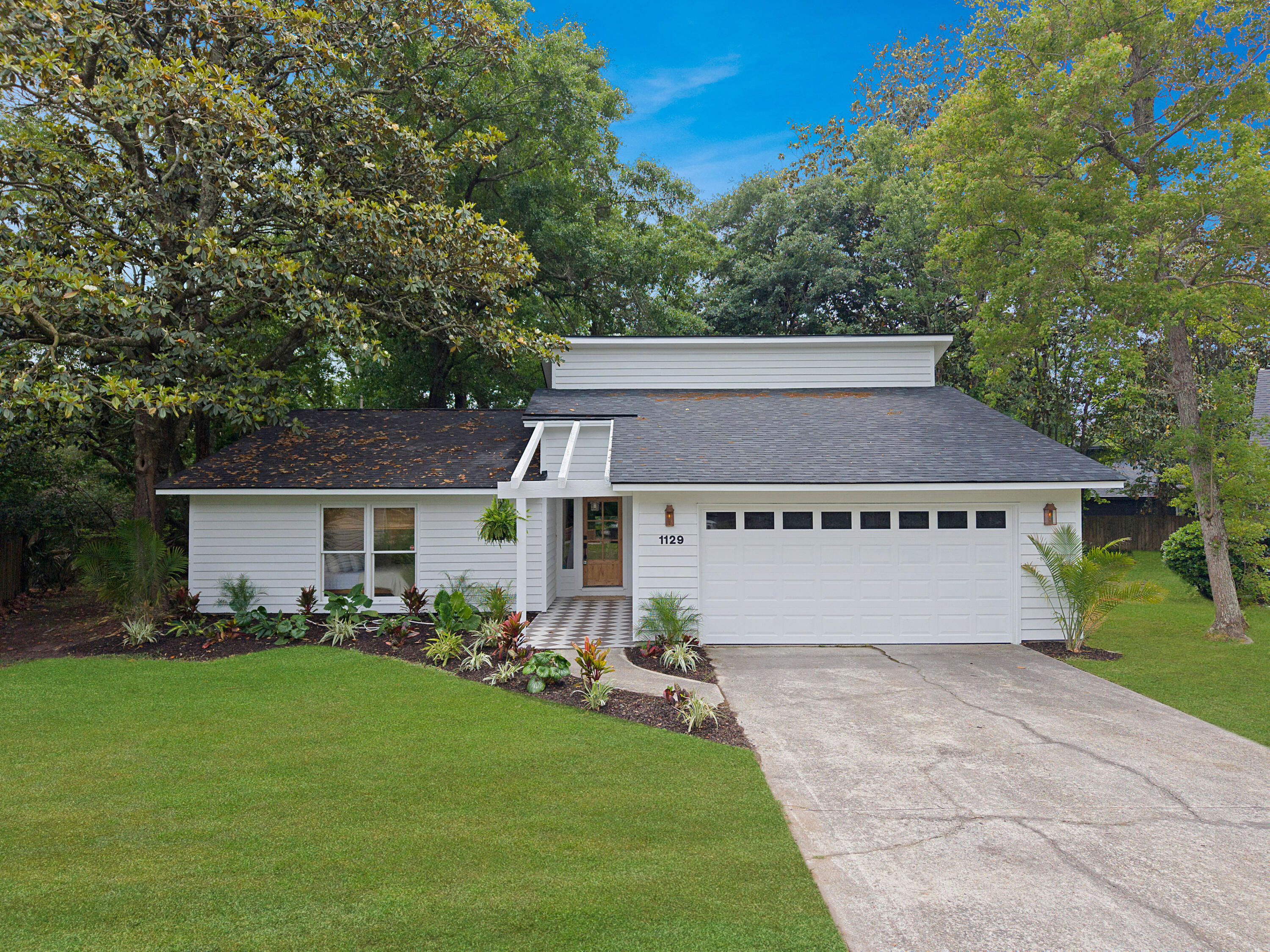 1129 Yorktown Court