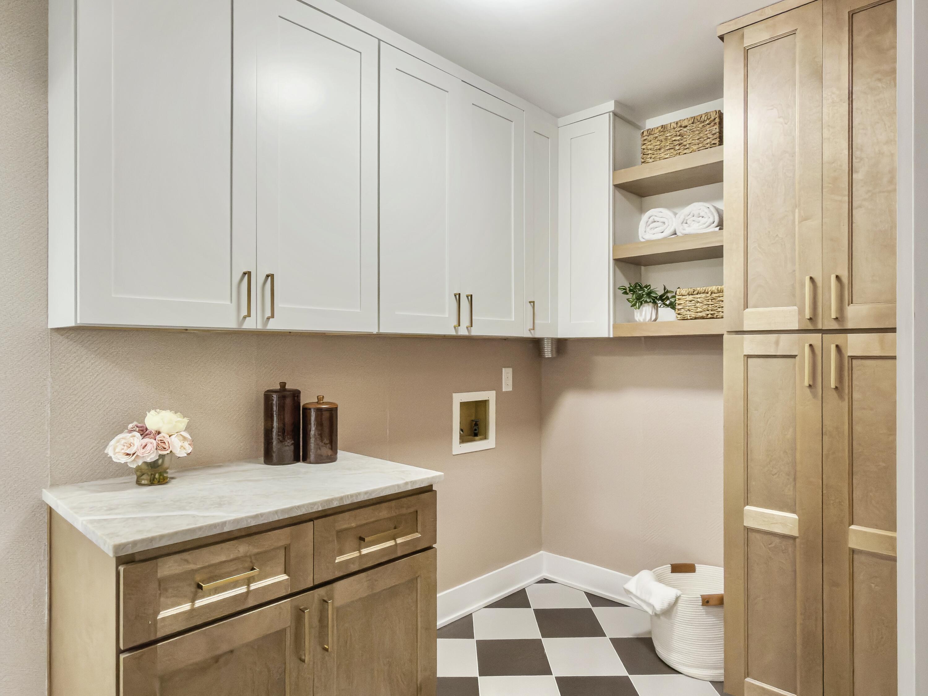 1129 Yorktown Court