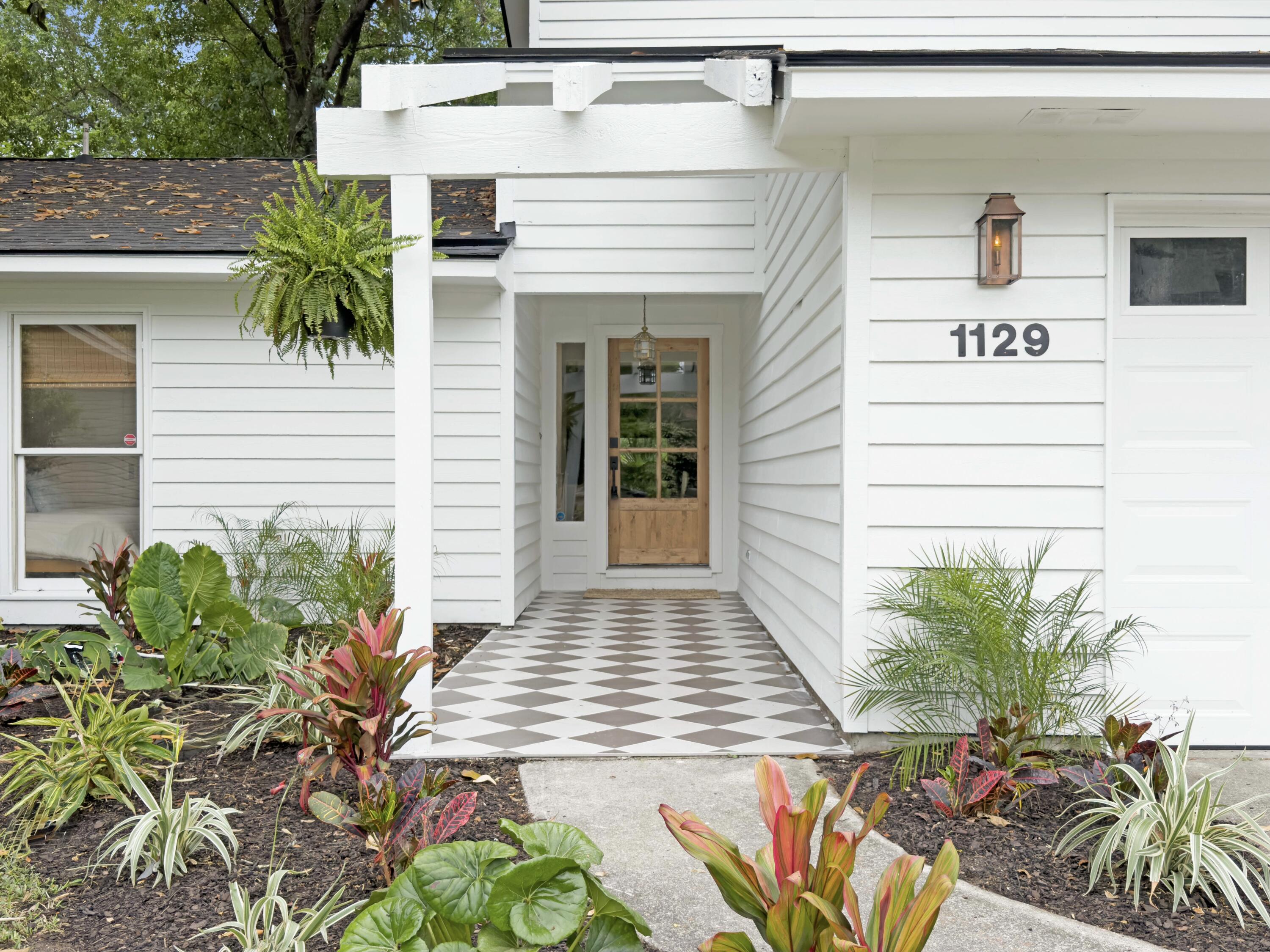 1129 Yorktown Court