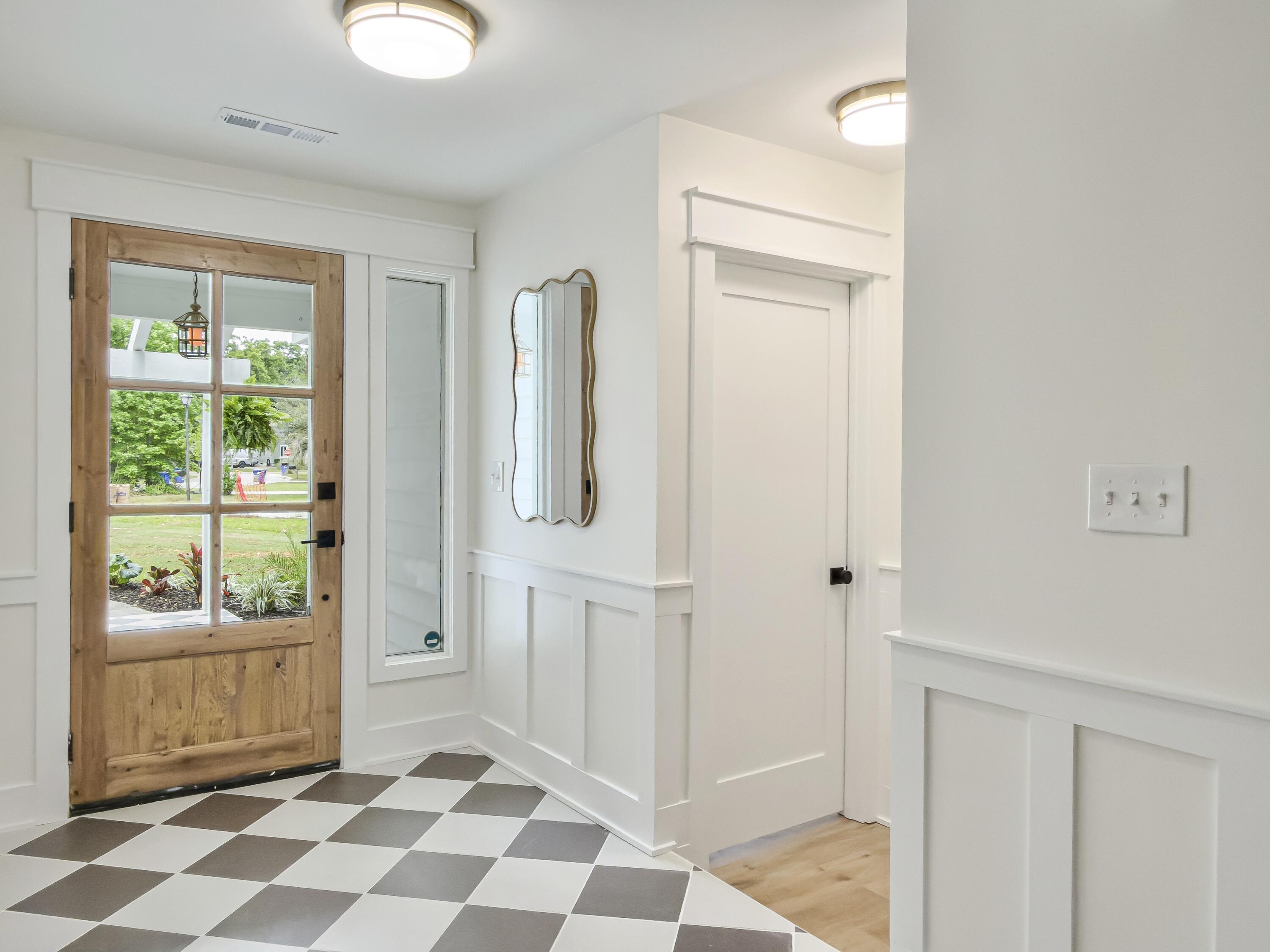 1129 Yorktown Court