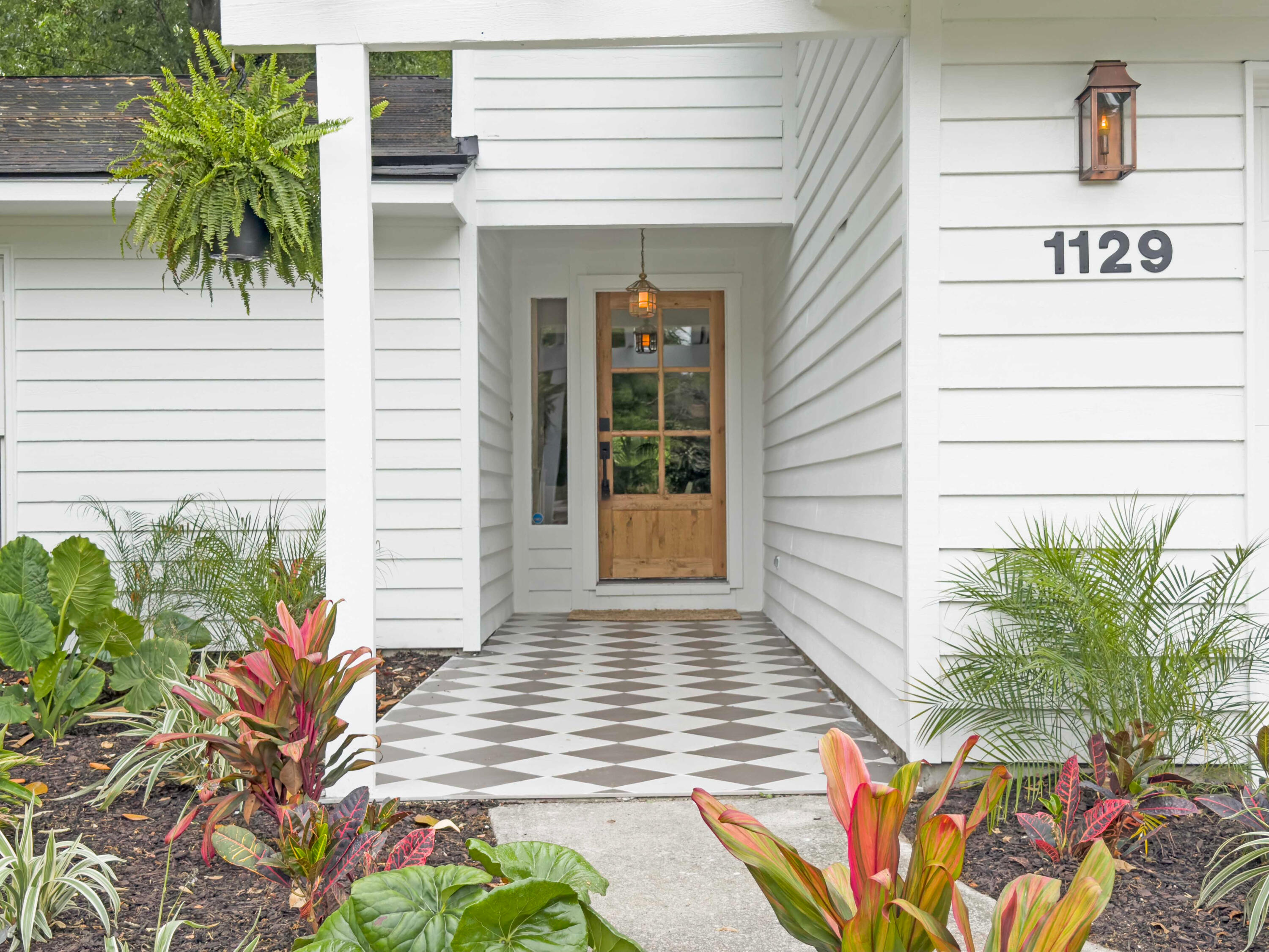 1129 Yorktown Court