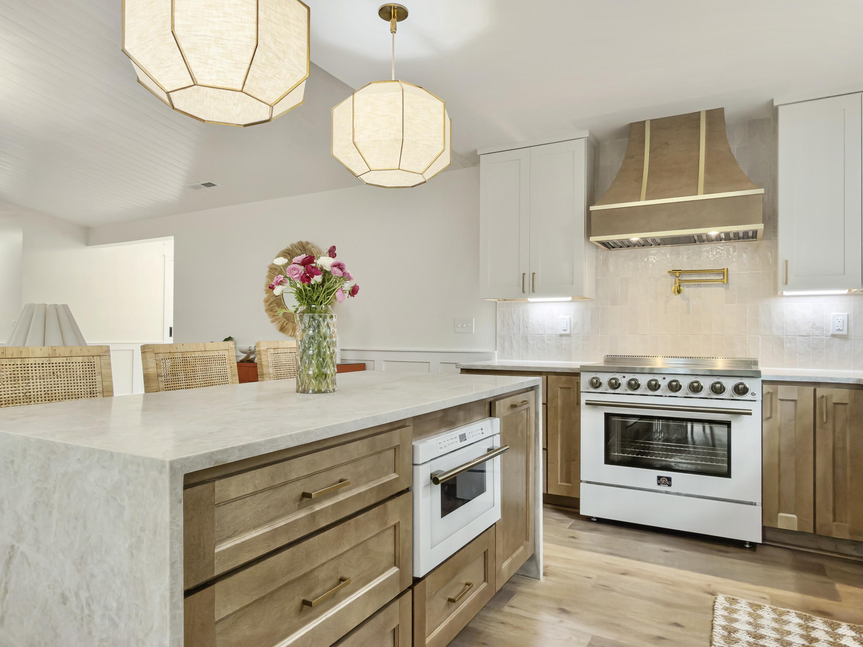 1129 Yorktown Court