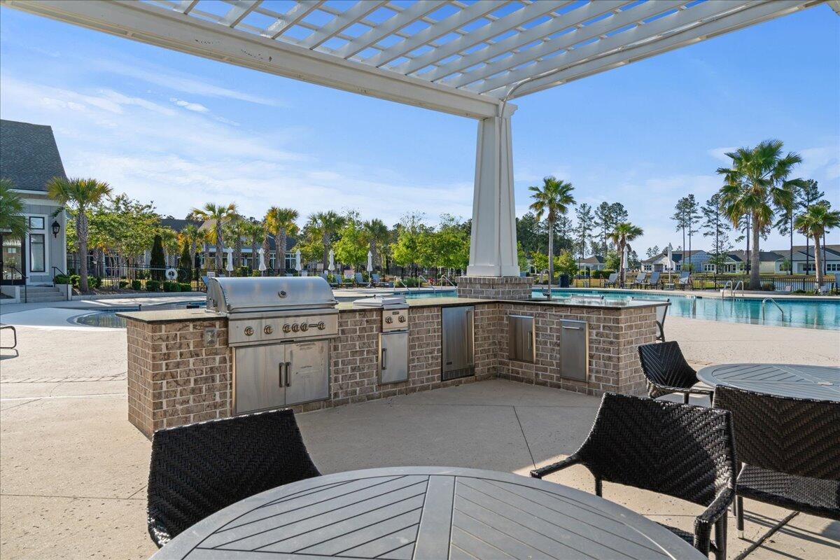497 Four Seasons Boulevard
