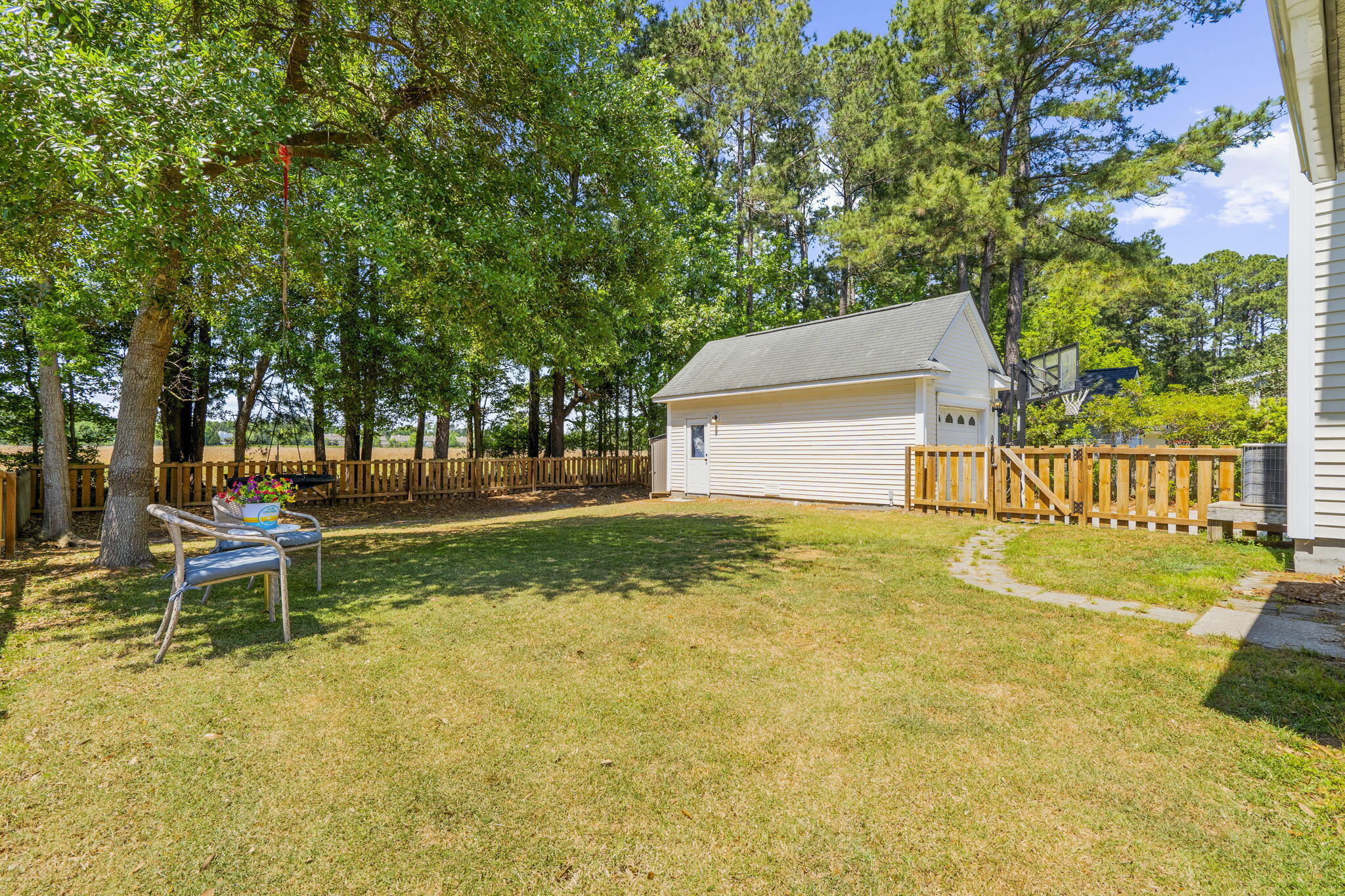3225 Beaconsfield Road