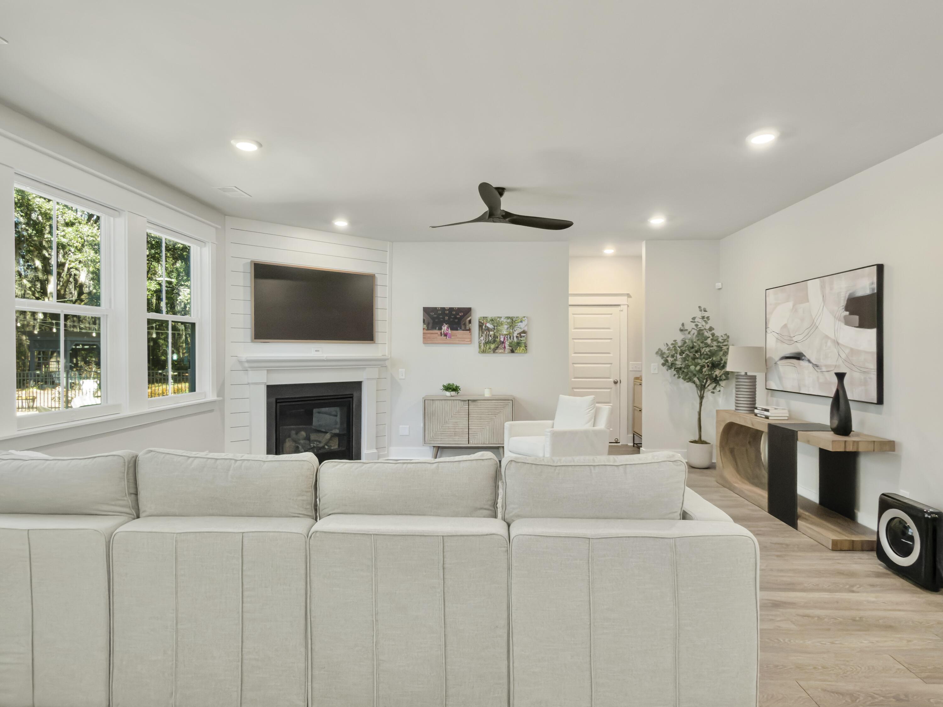 2322 Lenwick Hall Lane