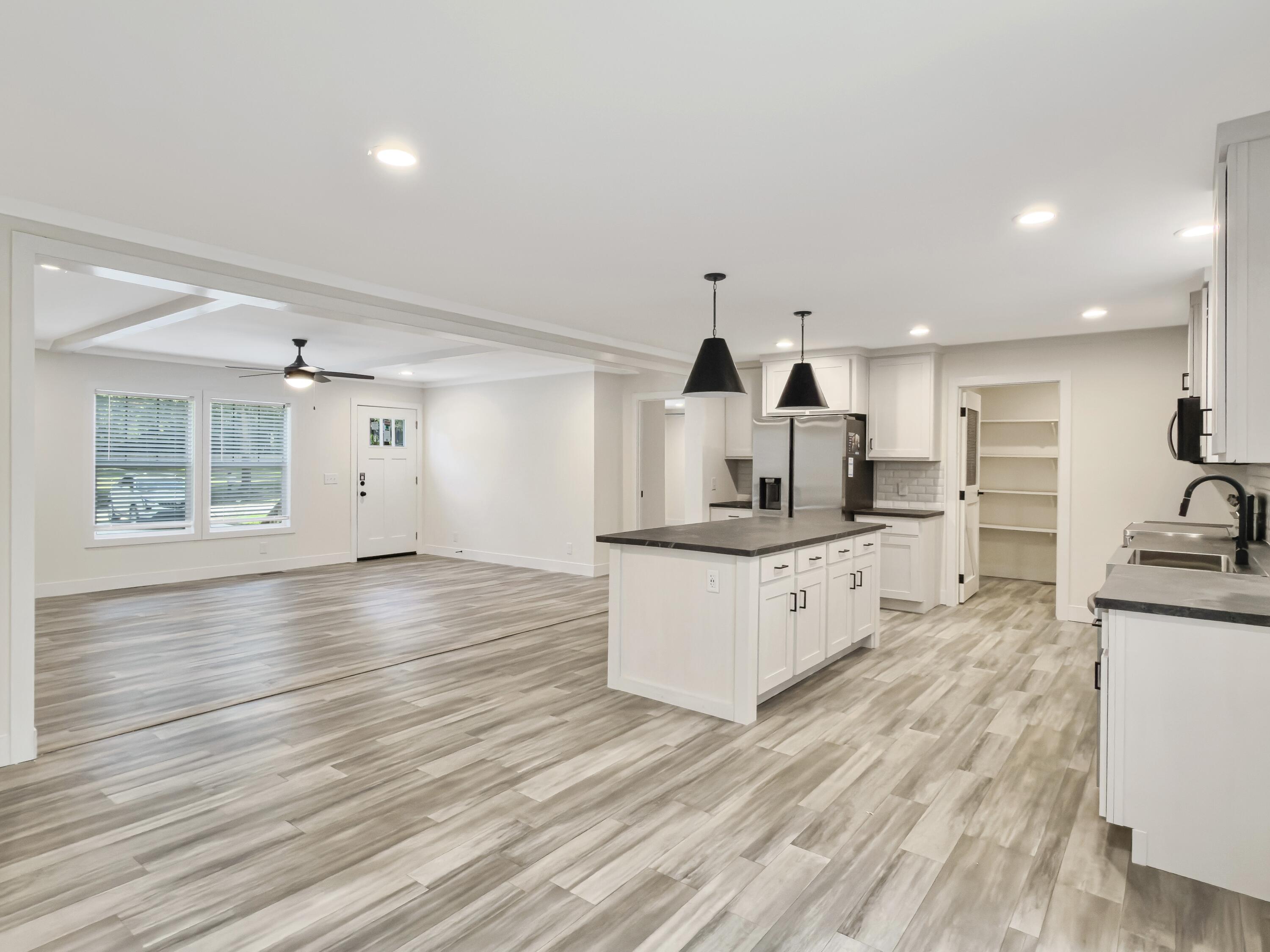 6156 State Road S-10-2077