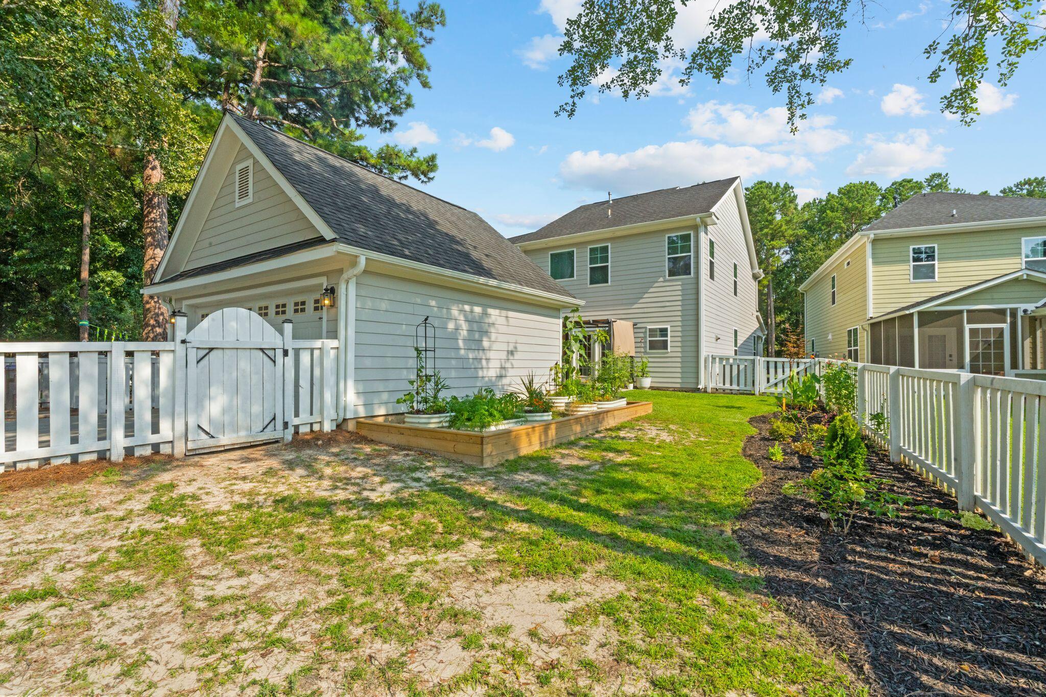 112 Turner Field Way